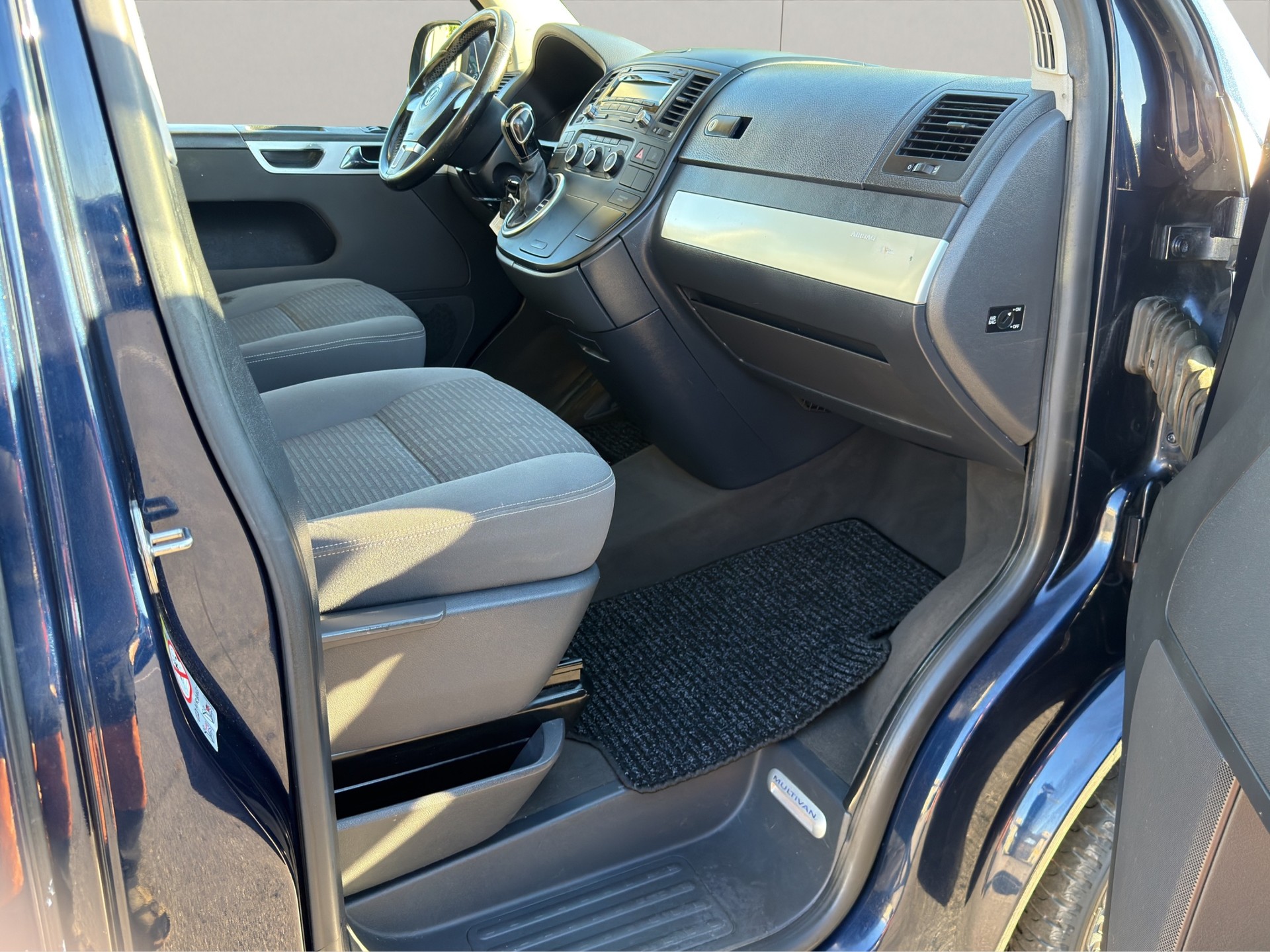 VW T5 Multivan 2.0 TDI CR Highline DSG-image-8