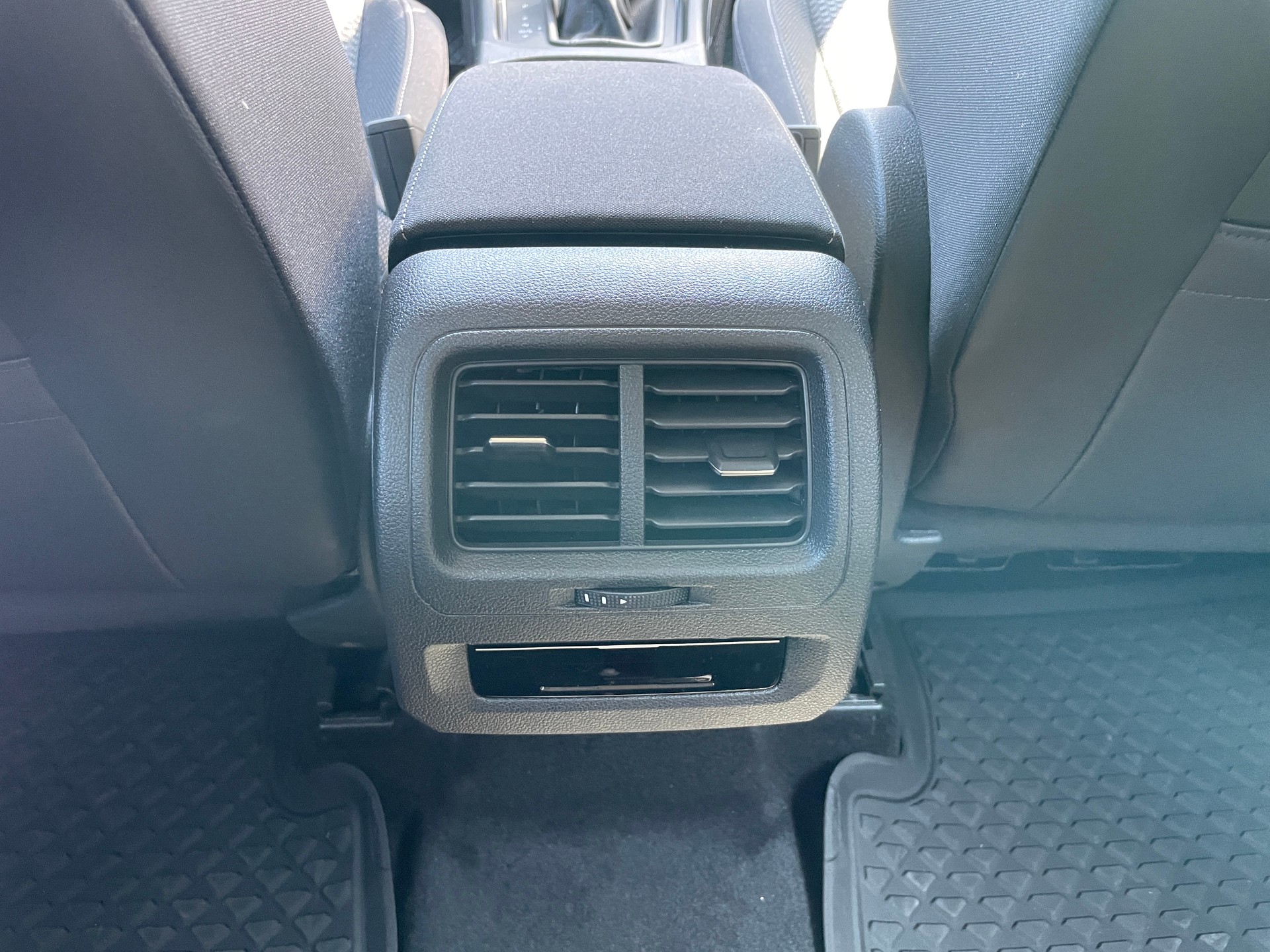 VW Touran 1.5 TSI EVO Comfortline DSG - 7 Sitzer, AHK-image-23