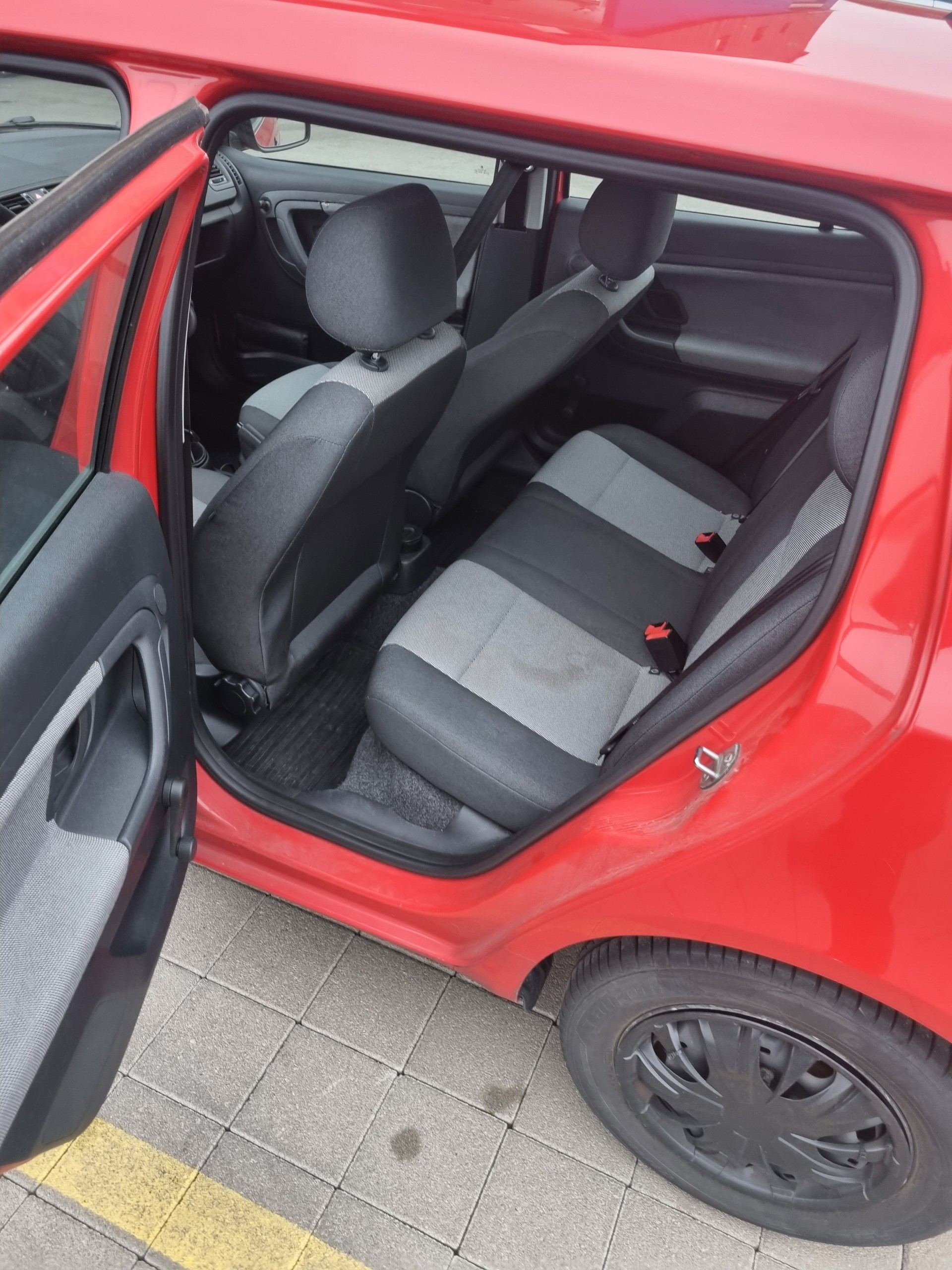 SKODA FABIA-image-7