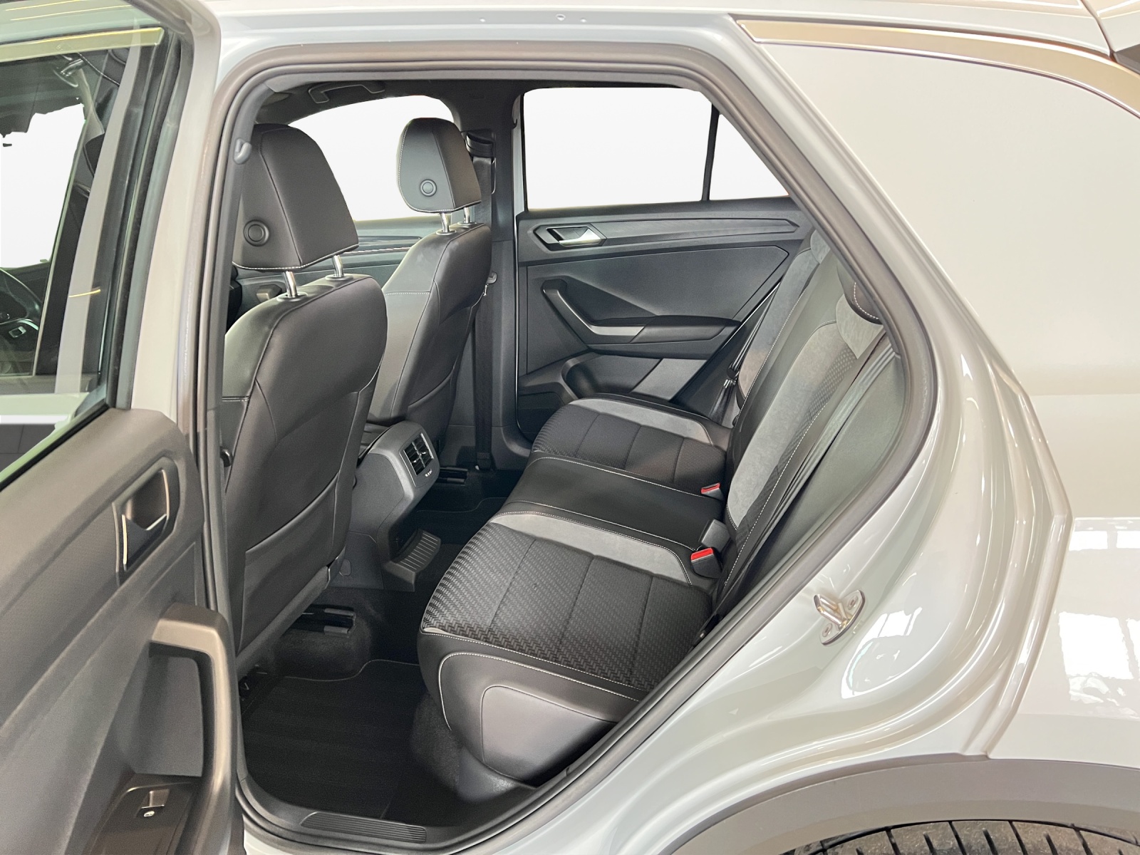 VW T-Roc 2.0 TSI Sport DSG 4Motion-image-11