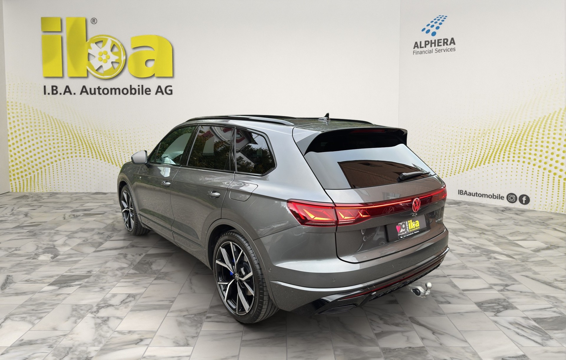 VW Touareg 3.0TSIe Hybrid R 4x4-showroom-element-2
