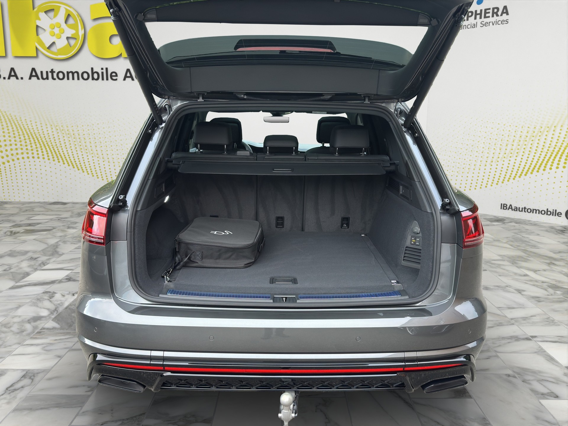VW Touareg 3.0TSIe Hybrid R 4x4-image-8