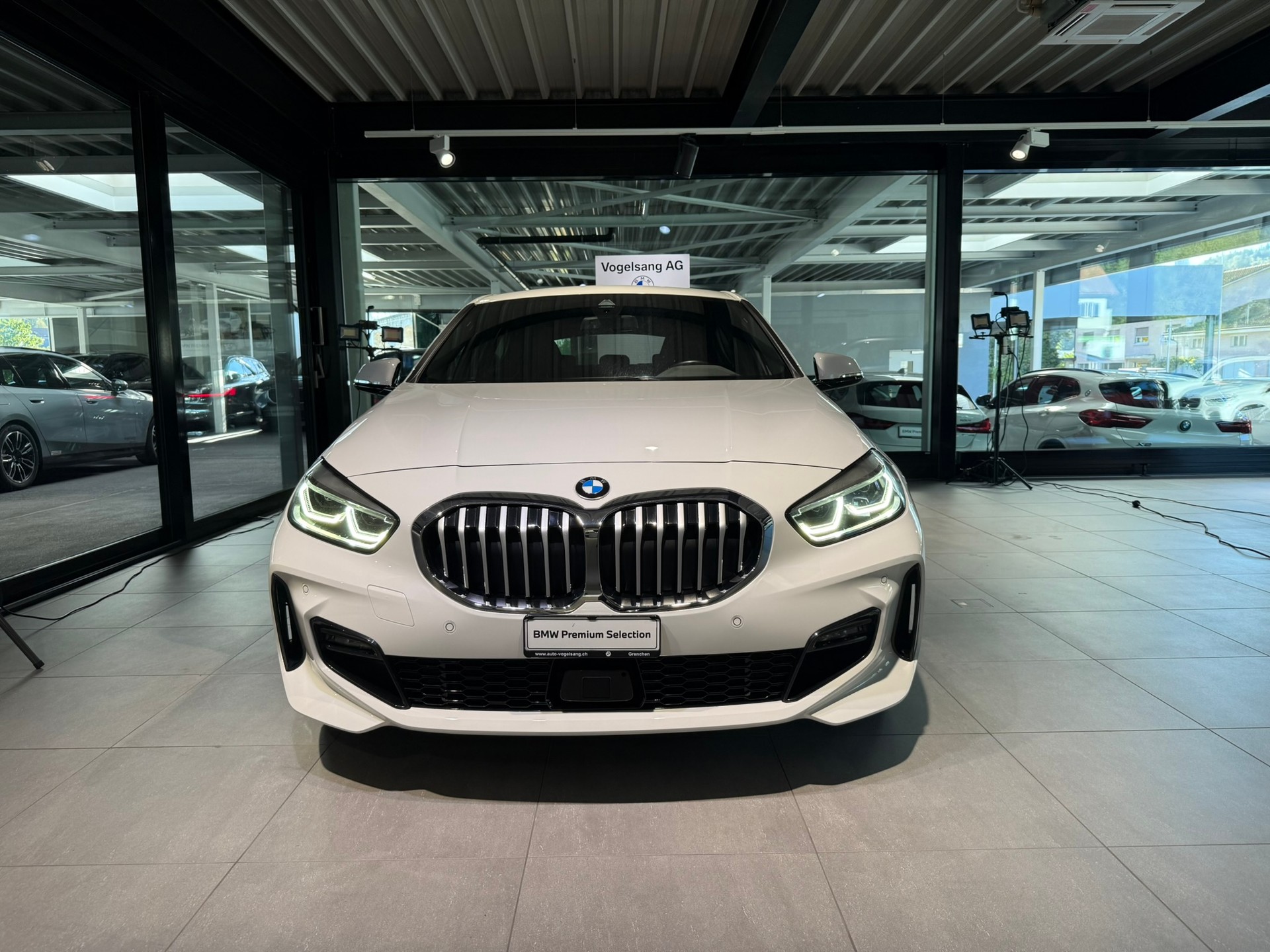 BMW 120i M Sport Steptronic-image-1