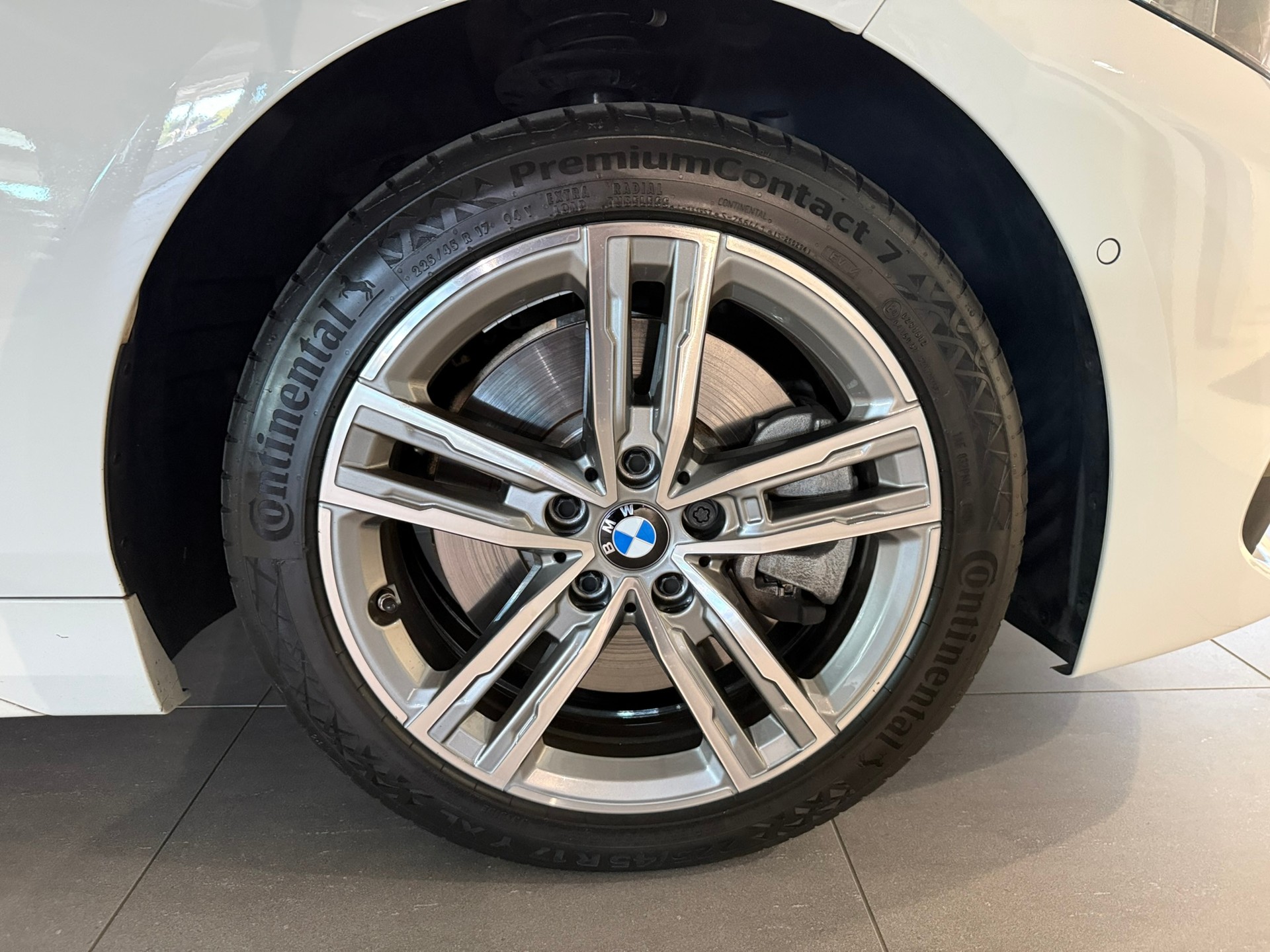 BMW 120i M Sport Steptronic-image-7