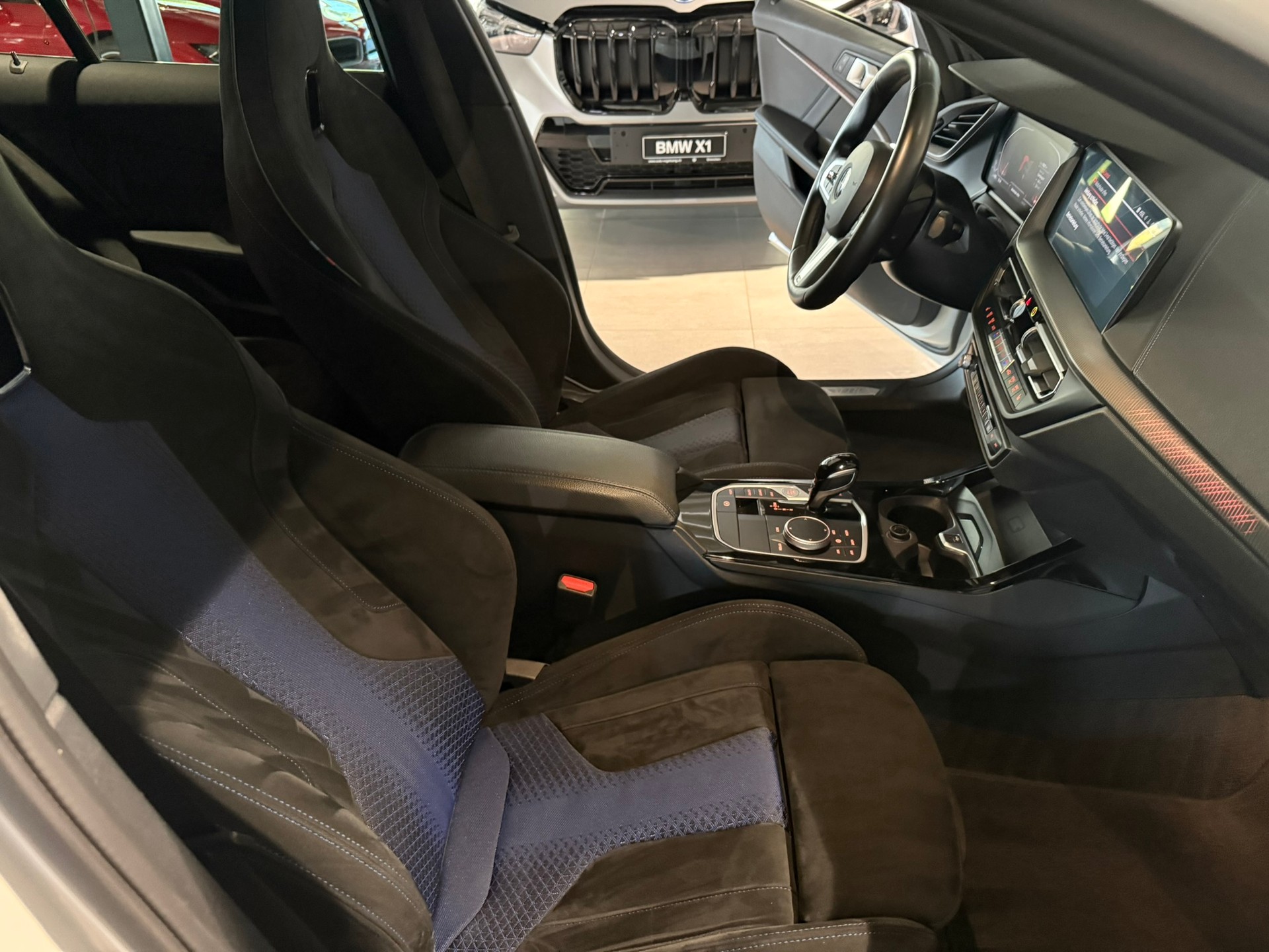 BMW 120i M Sport Steptronic-image-15