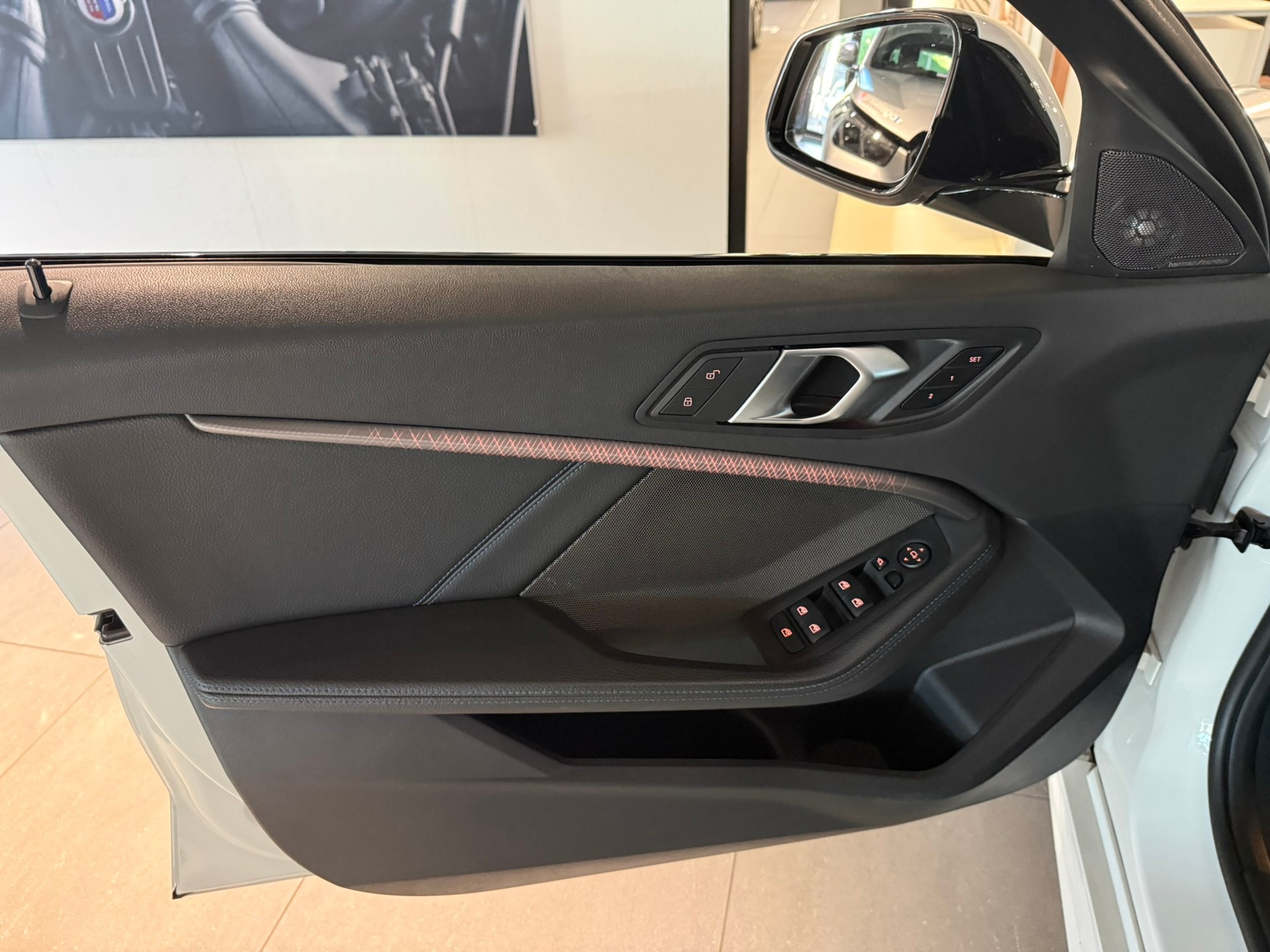 BMW 120i M Sport Steptronic-image-13