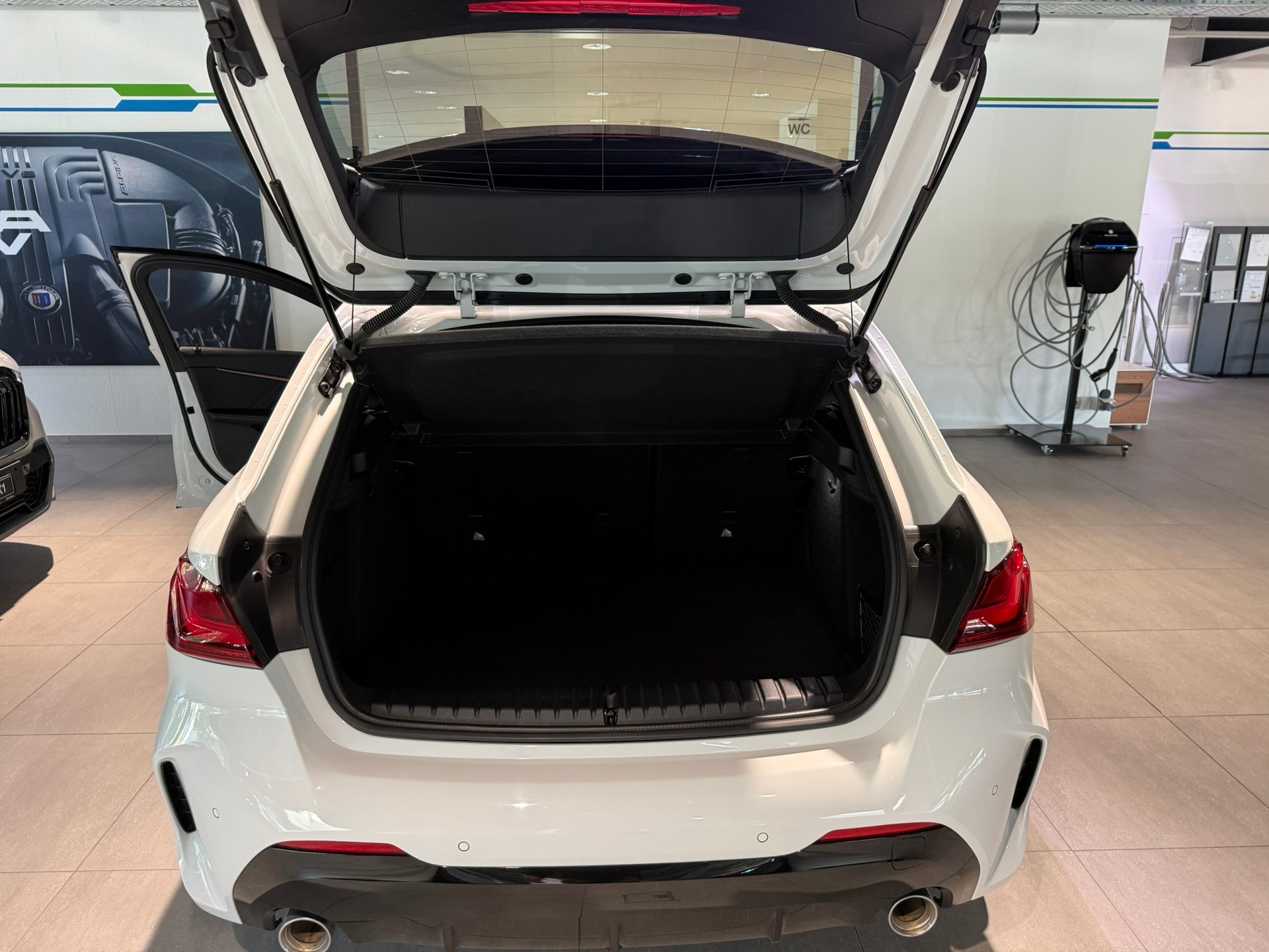 BMW 120i M Sport Steptronic-image-14