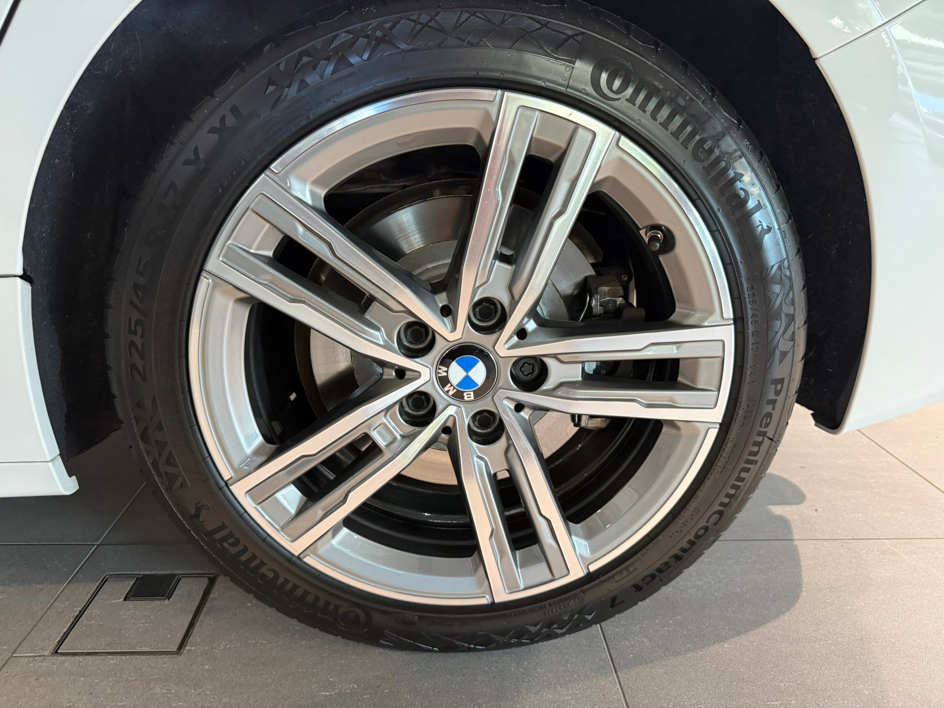 BMW 120i M Sport Steptronic-image-9