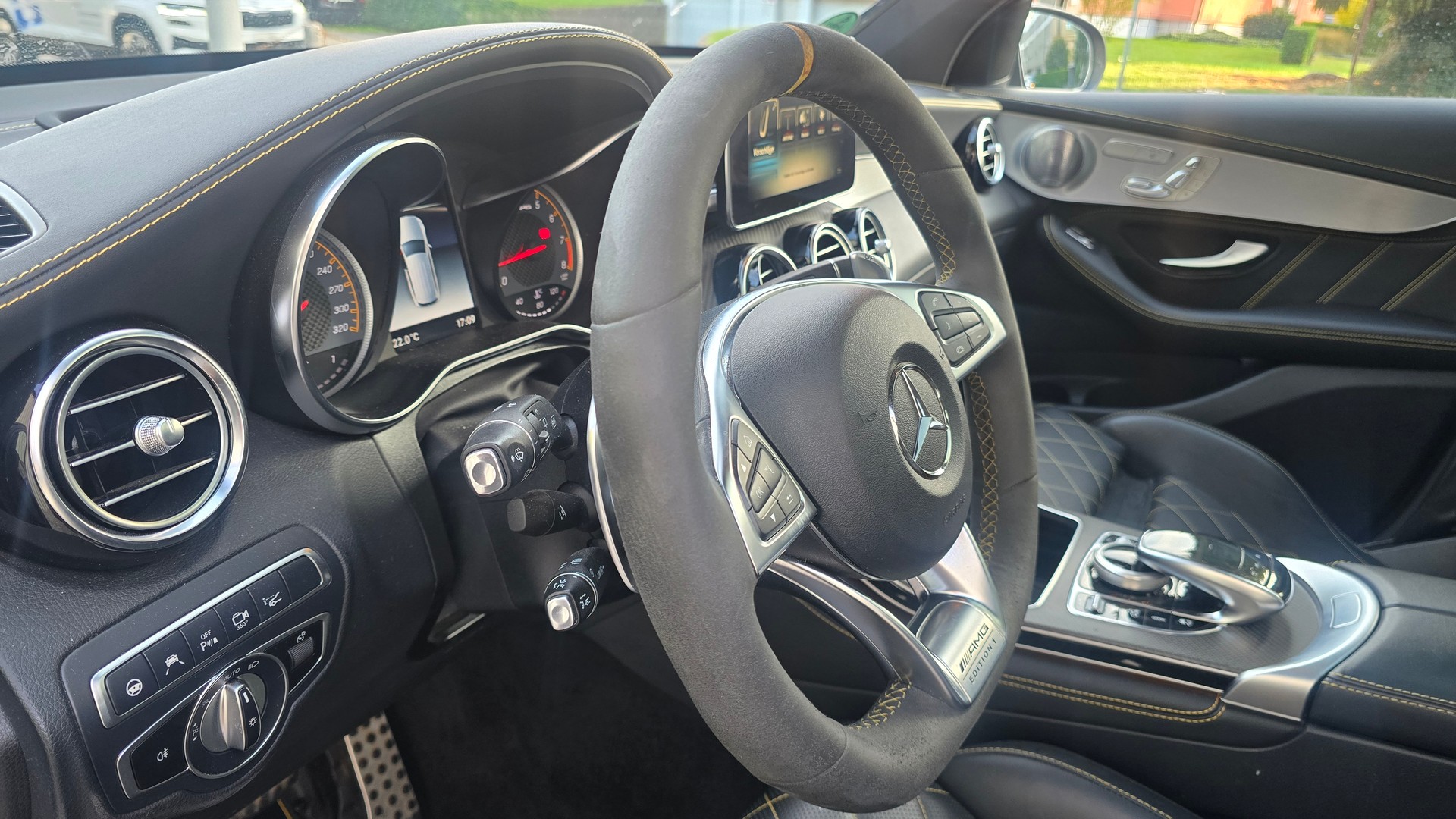 MERCEDES-BENZ GLC 63 S AMG Edition 1 4Matic+ 9G-Tronic-image-14