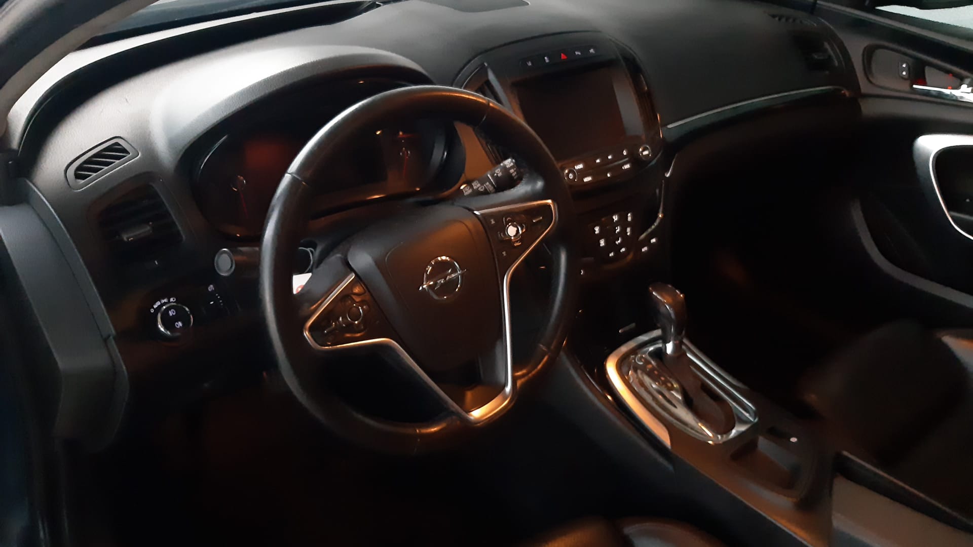OPEL Insignia Sports Tourer 2.0 CDTI Cosmo Automatic-image-9