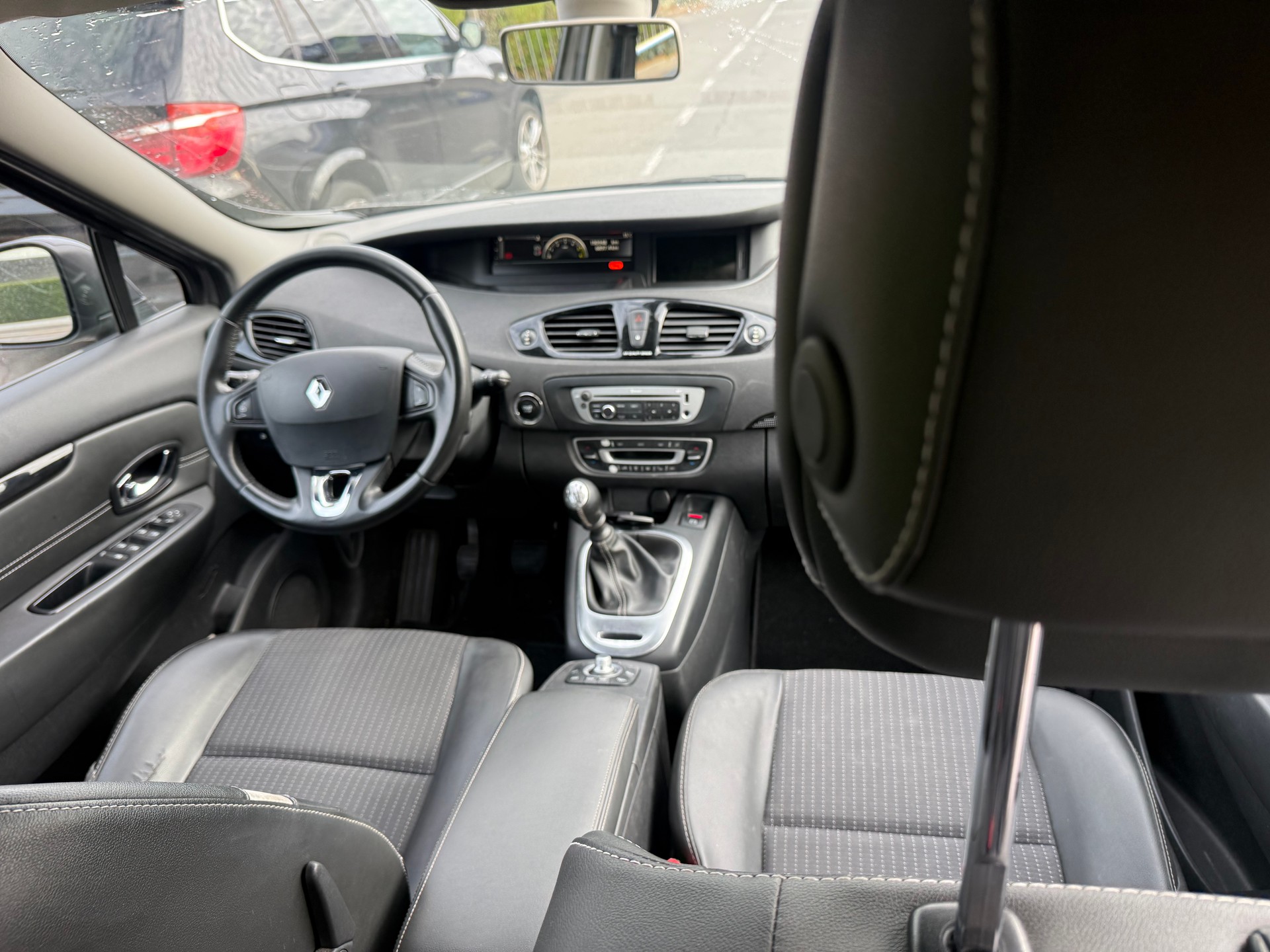 RENAULT Grand Scénic 1.5 dCi Dynamique-image-10