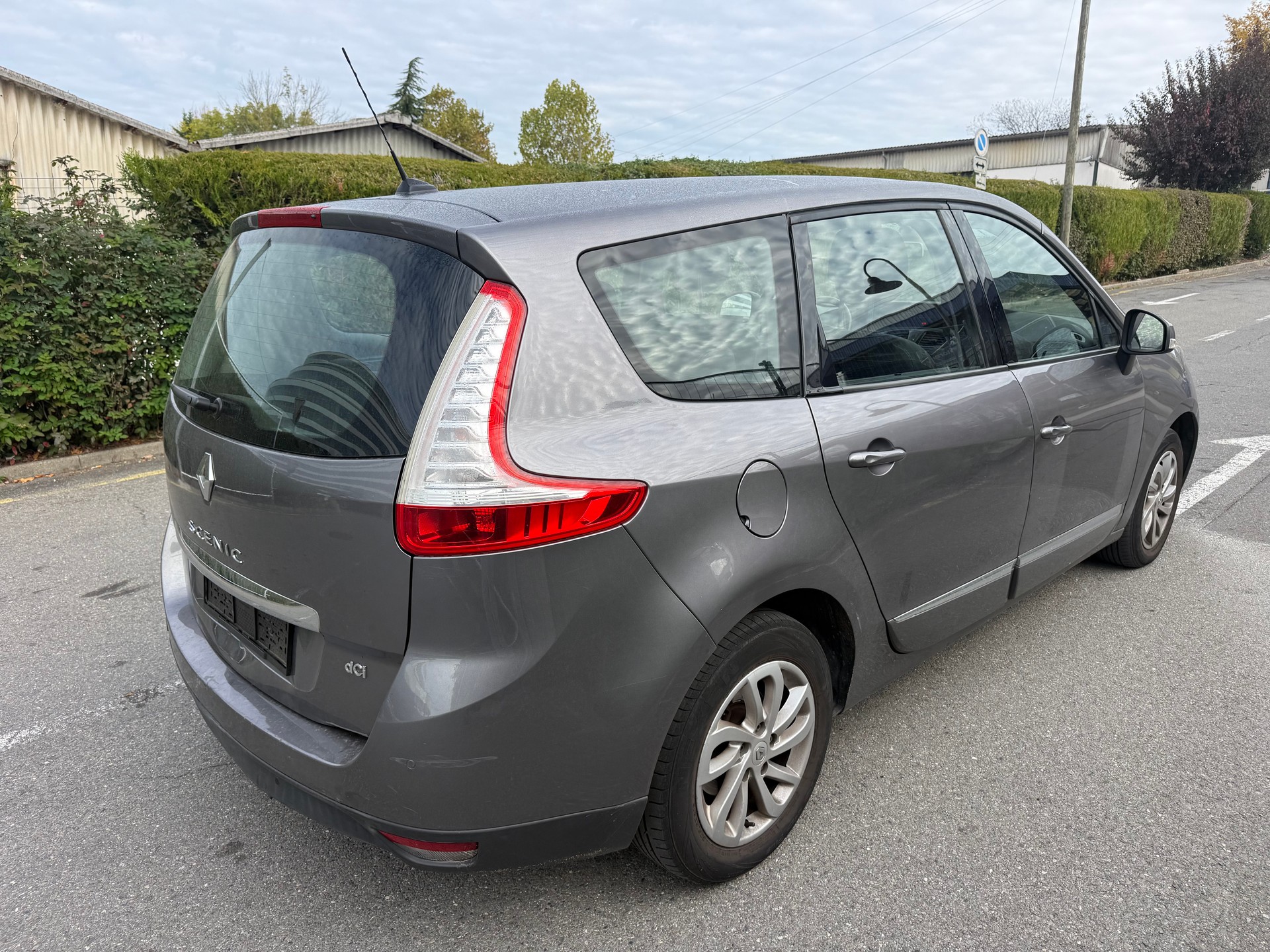 RENAULT Grand Scénic 1.5 dCi Dynamique-image-6