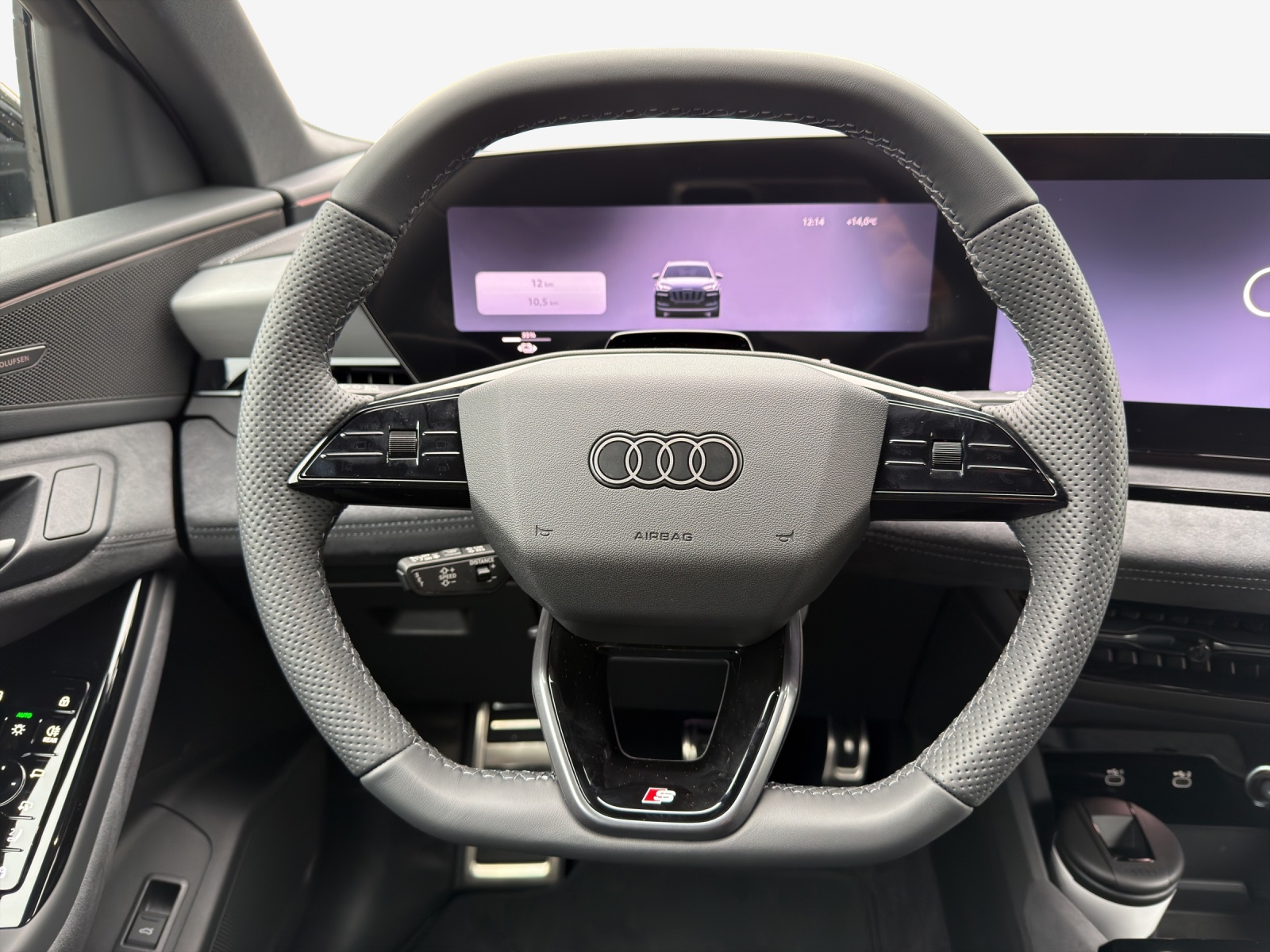 AUDI Q6 e-tron quattro-image-9
