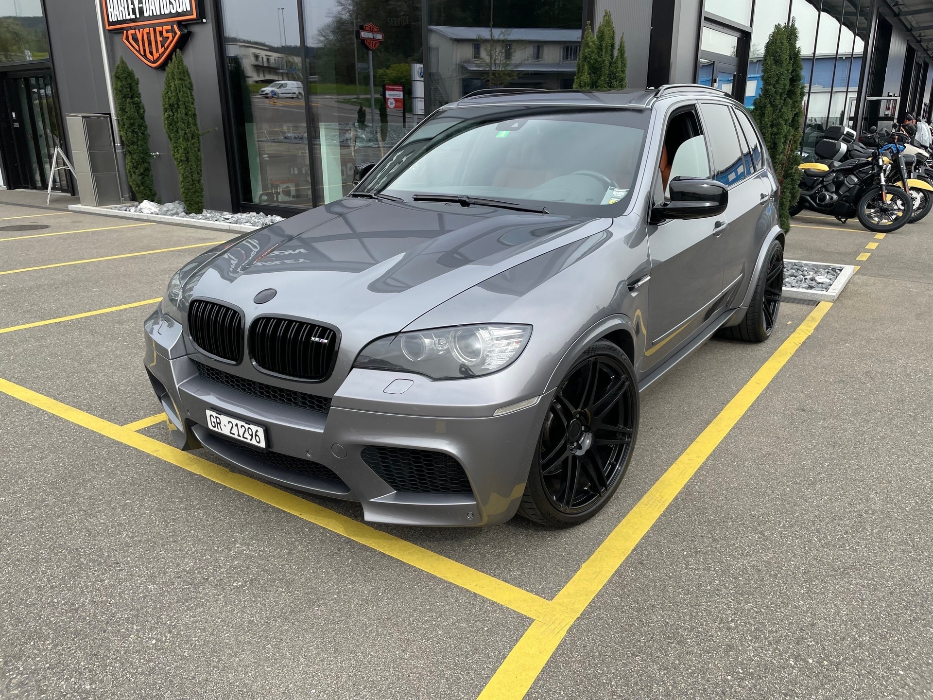 BMW X5M-image-2