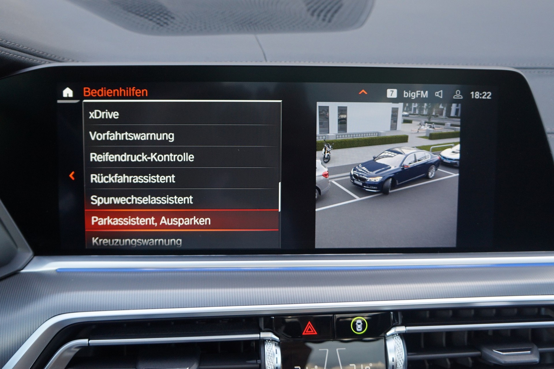 BMW X5 xDrive 40i - M SPORTPAKET - TOP OPTION-image-17