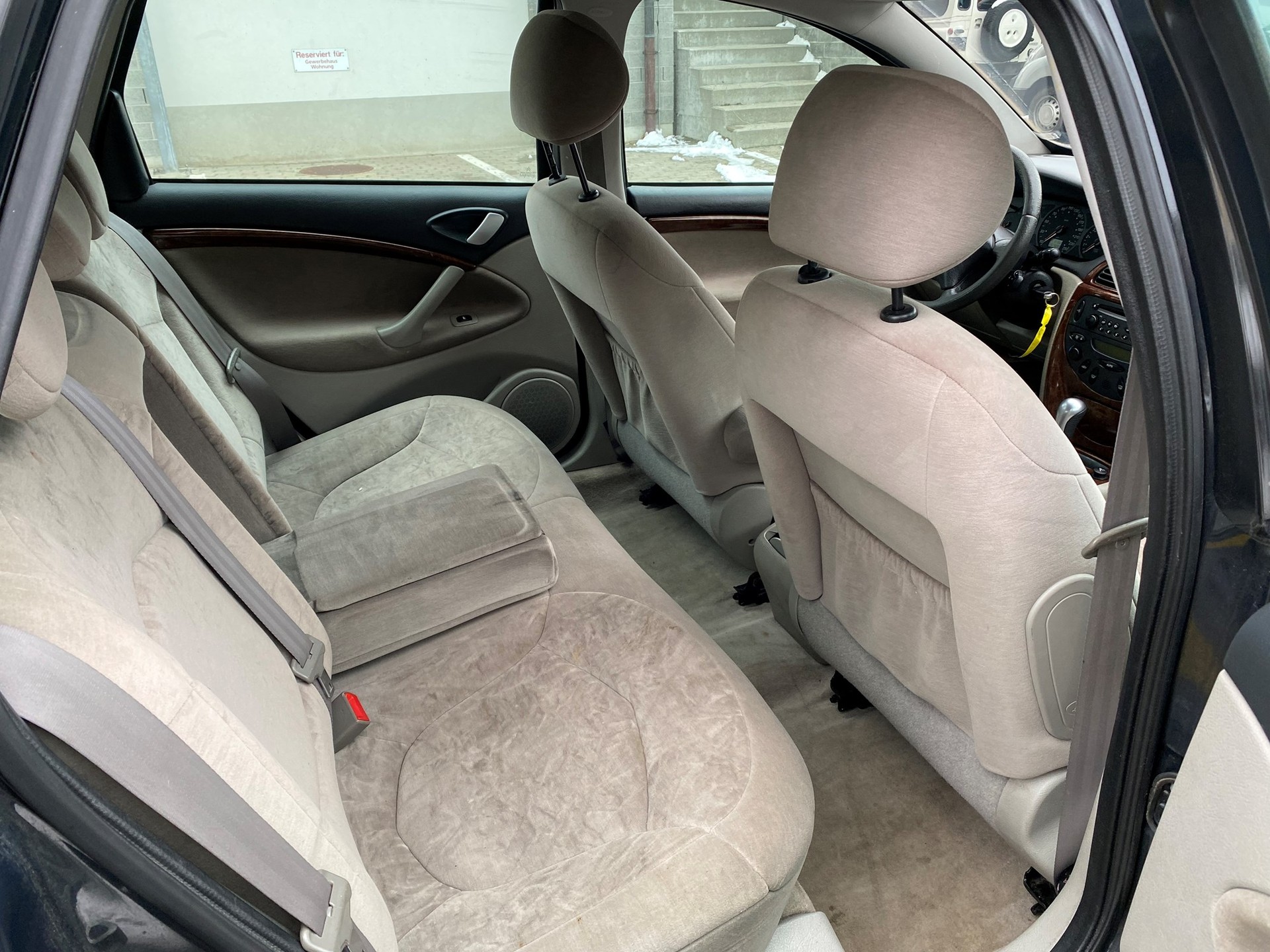 CITROEN C5 Break 2.0i 16V Ambiance Automatic-image-11