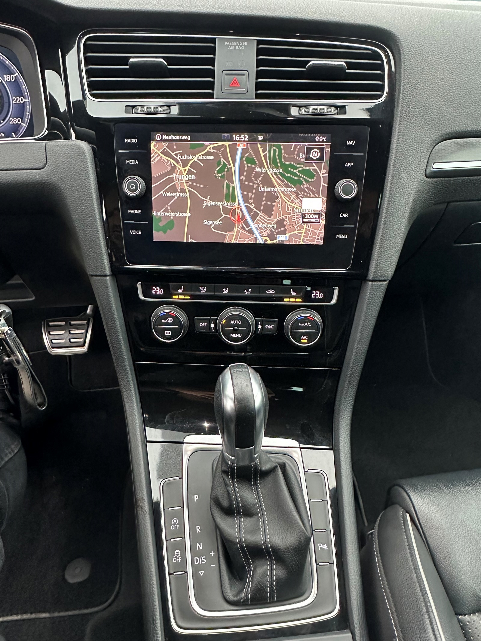 VW Golf 2.0 TDI GTD DSG-image-11