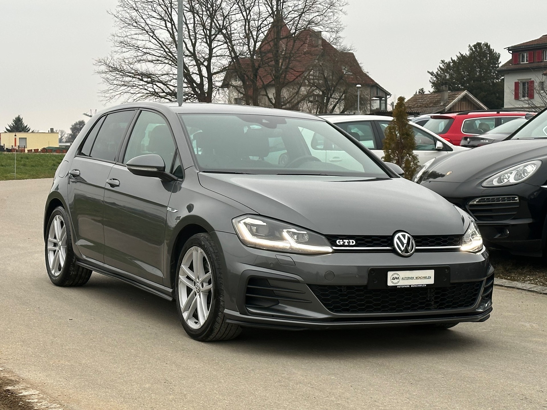 VW Golf 2.0 TDI GTD DSG-image-1