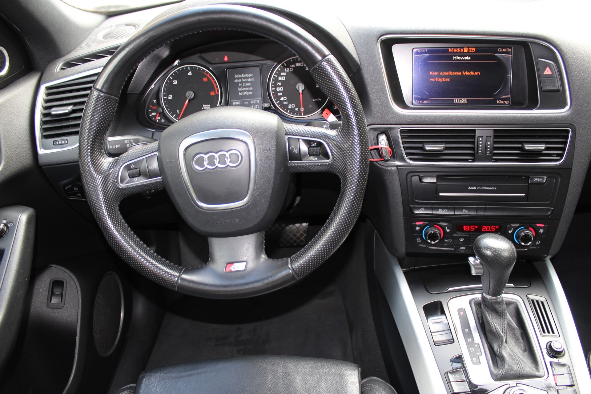 AUDI Q5 3.0 TDI quattro S-tronic-image-13