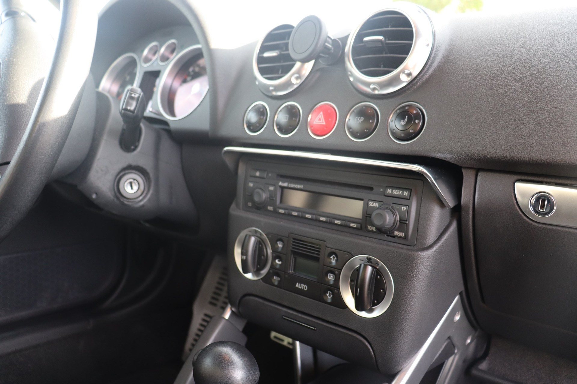 AUDI TT Coupé 1.8 T-image-8