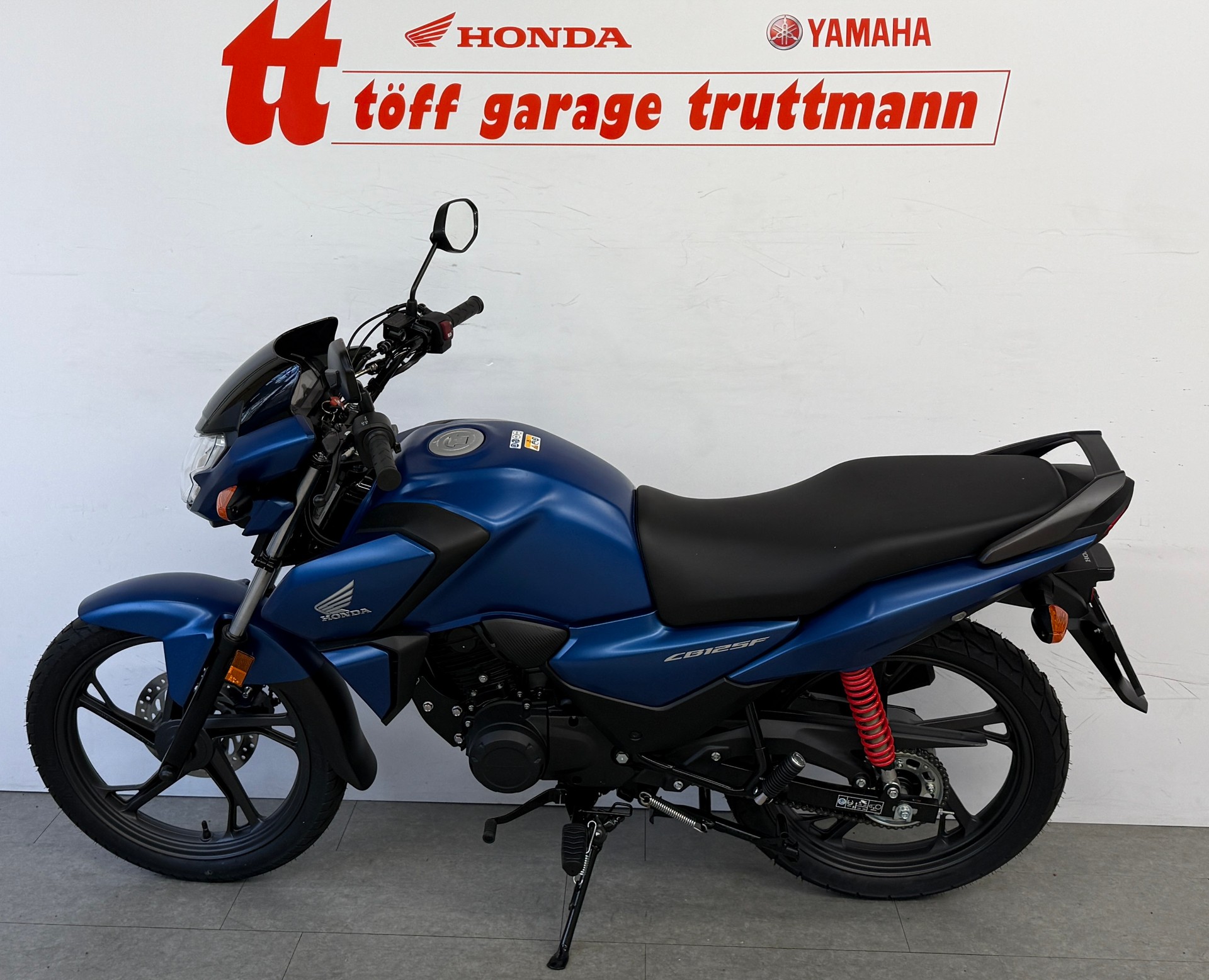 HONDA CBF 125 M-showroom-element-1