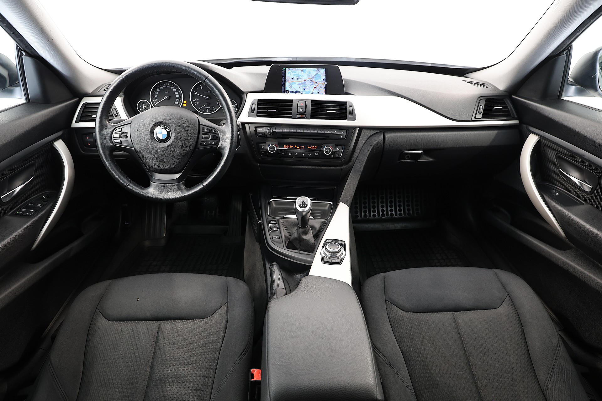 BMW 320d GT-image-9