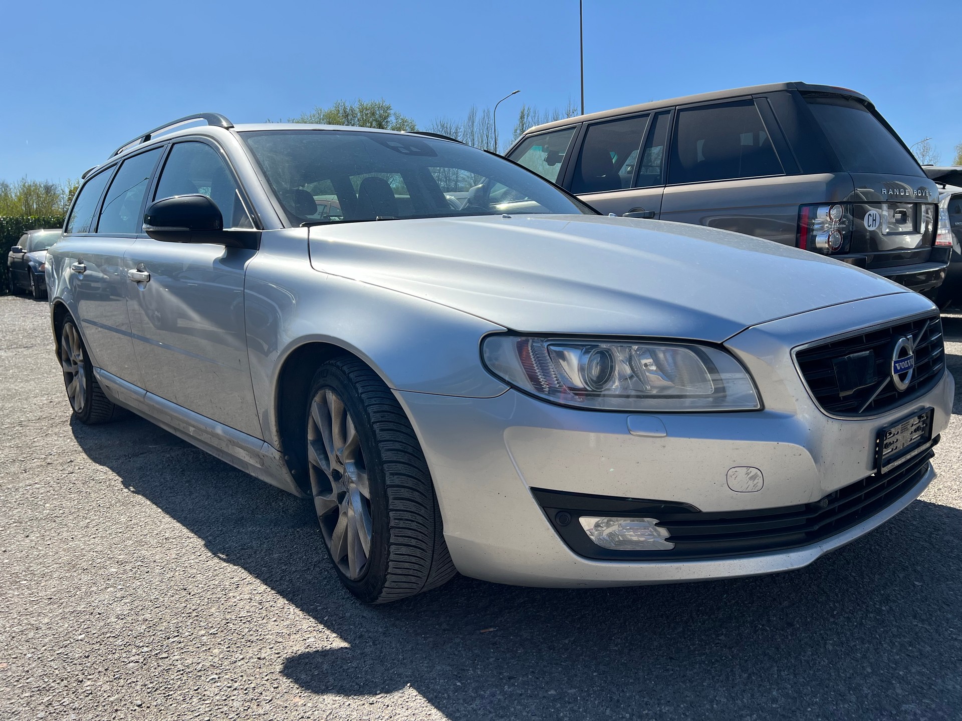 VOLVO V70 D4 Momentum Classic Edition Geartronic-image-1