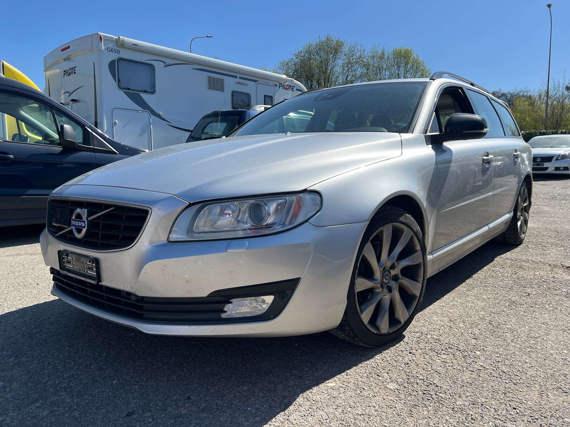 VOLVO V70 D4 Momentum Classic Edition Geartronic-image-0