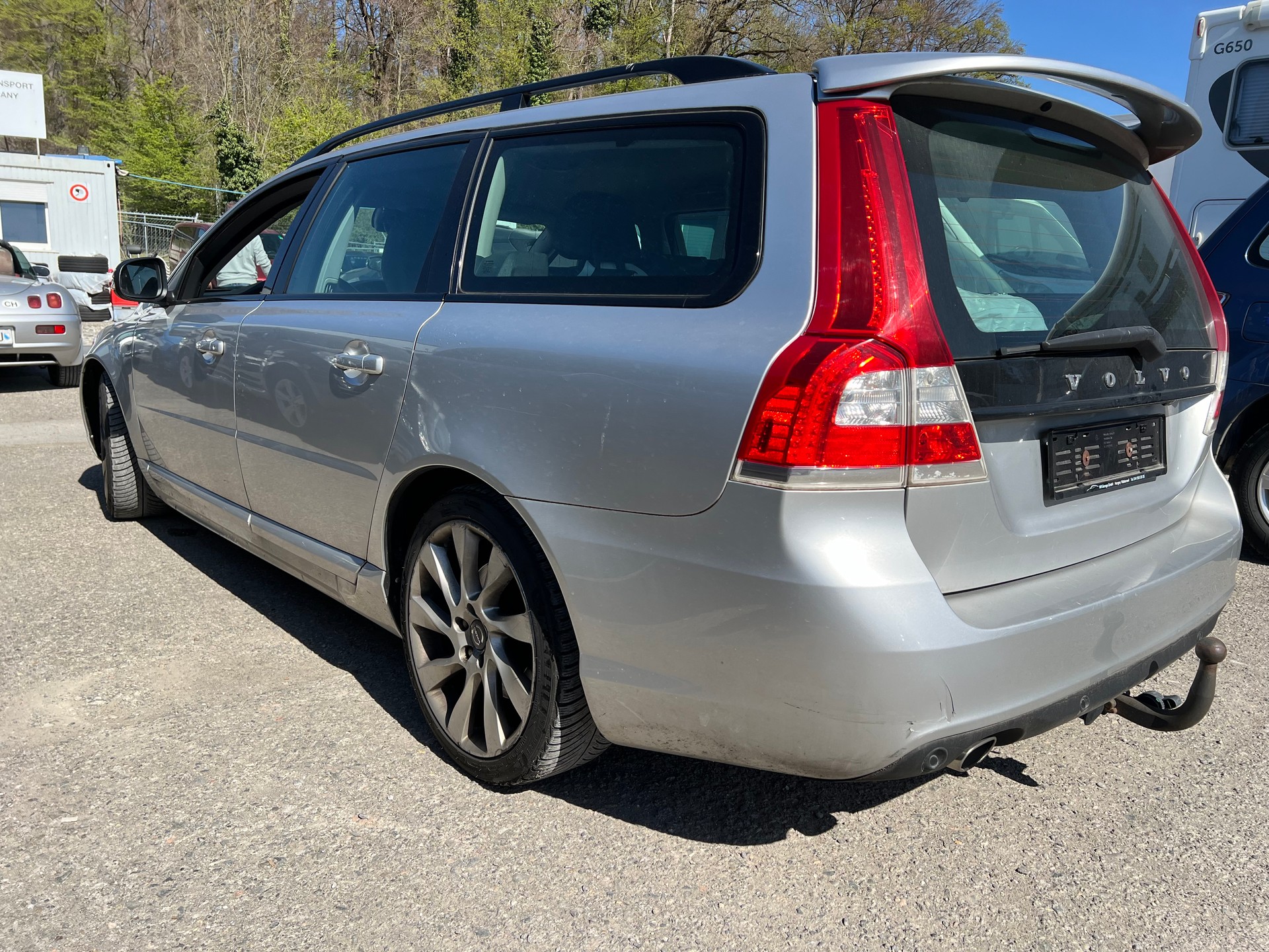 VOLVO V70 D4 Momentum Classic Edition Geartronic-image-3