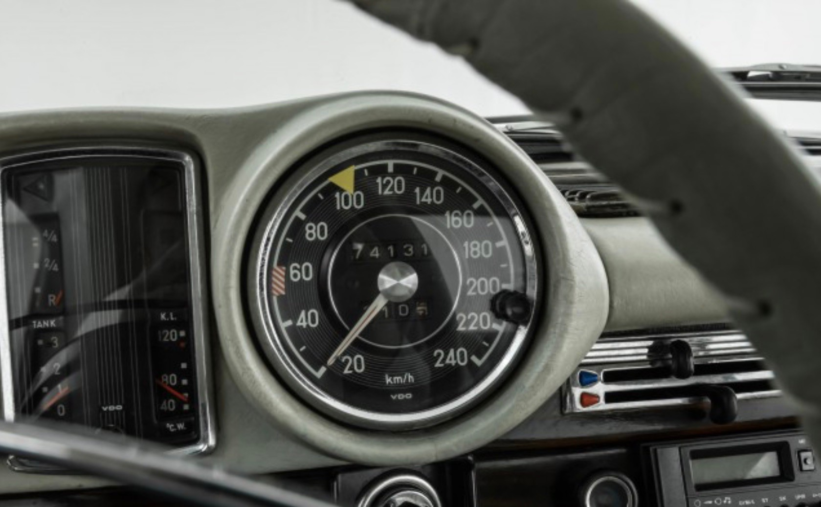 MERCEDES-BENZ SE 3.5 V8 Coupe Flachkühler W 111-image-14