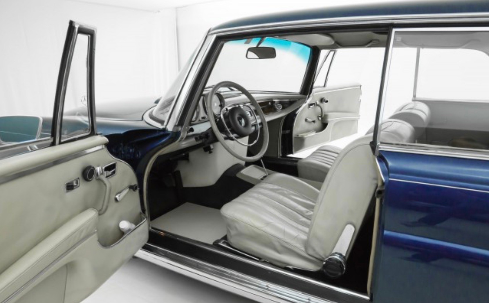 MERCEDES-BENZ SE 3.5 V8 Coupe Flachkühler W 111-image-11