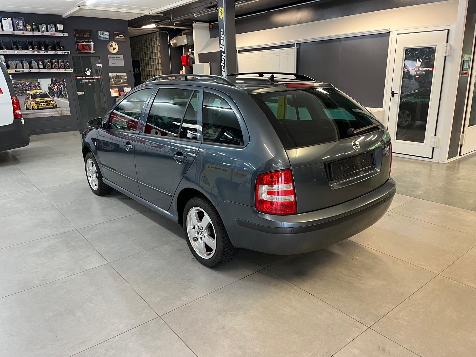 SKODA Fabia 1.4 16V Tour de France-image-7