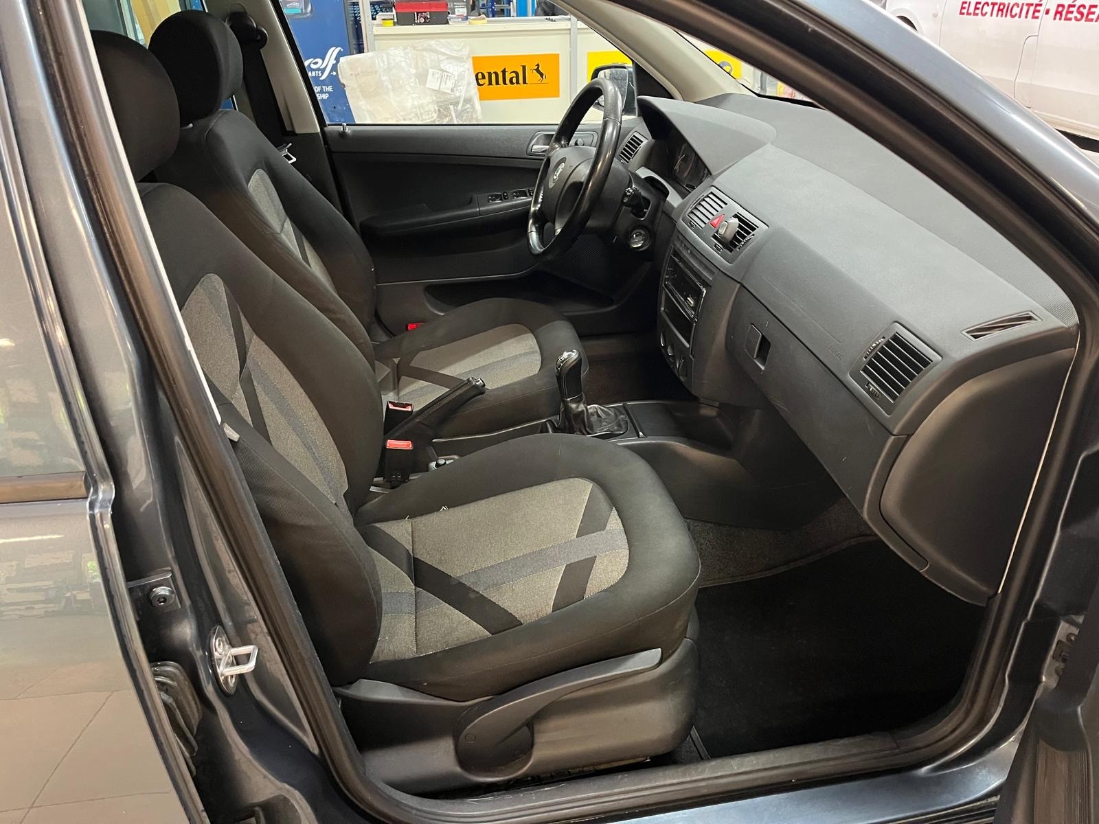 SKODA Fabia 1.4 16V Tour de France-image-9