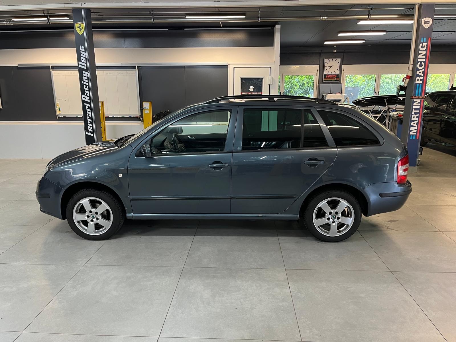 SKODA Fabia 1.4 16V Tour de France-image-4