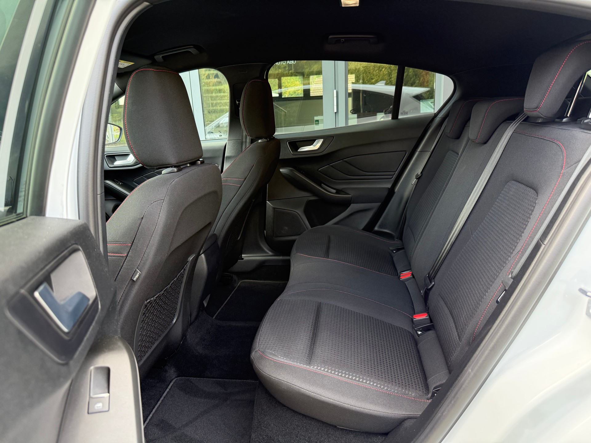 FORD Focus 1.0 MHEV ST-Line LEASING AB 273.58 CHF / MONAT-image-8