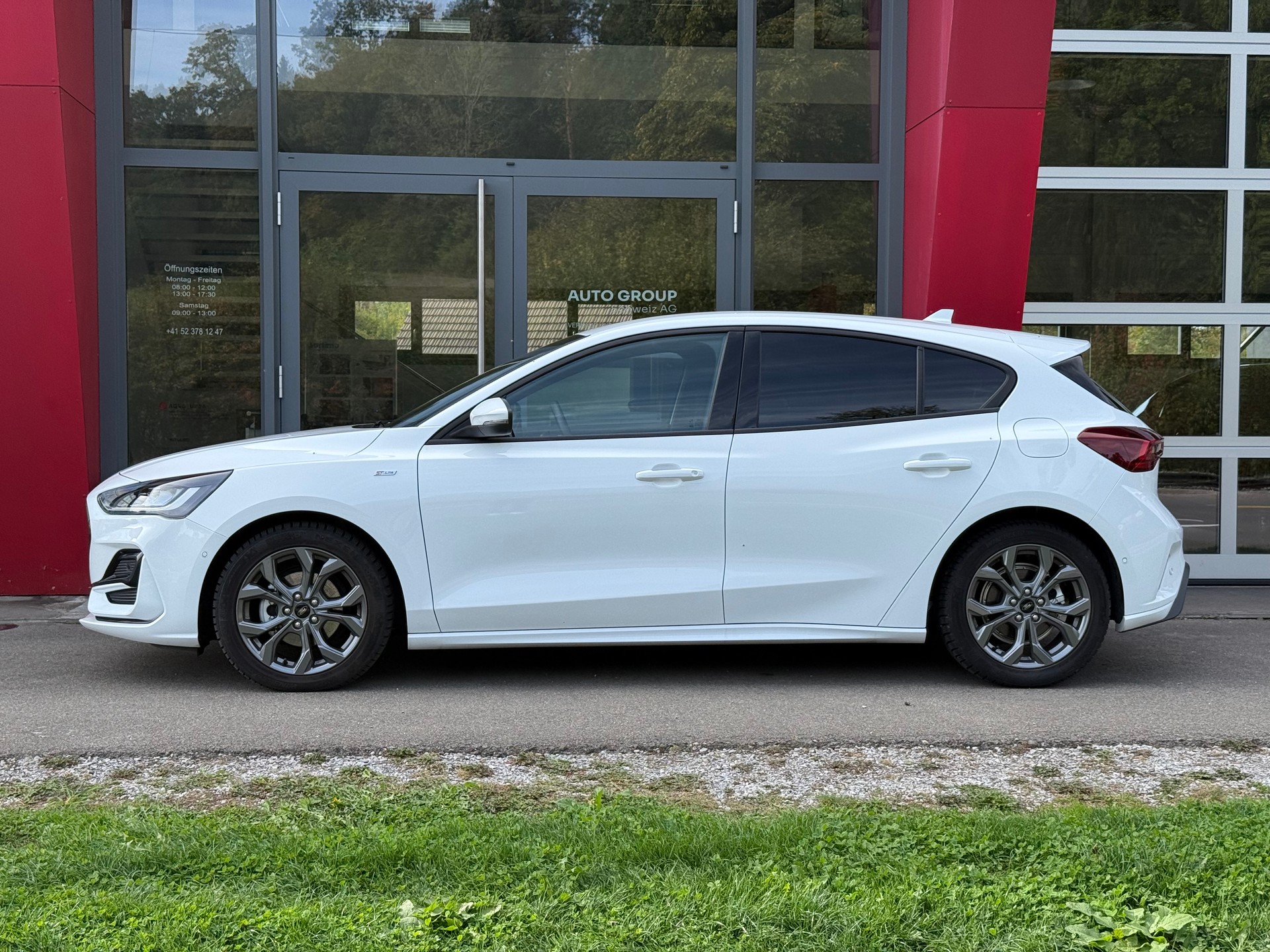 FORD Focus 1.0 MHEV ST-Line LEASING AB 273.58 CHF / MONAT-image-1