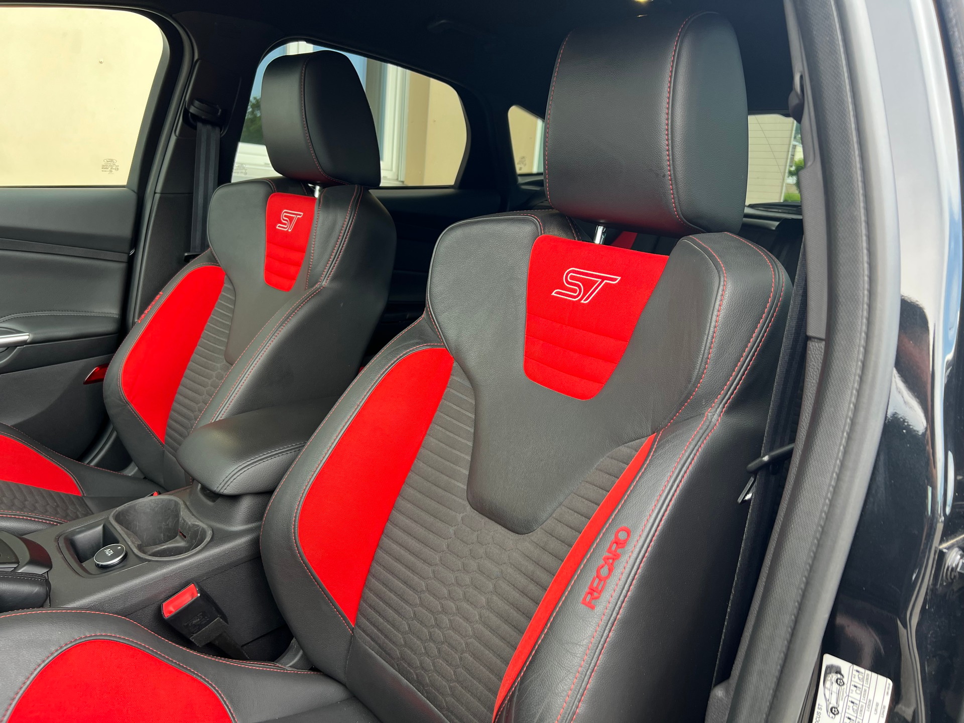 FORD Focus 2.0 SCTi ST-2-image-13