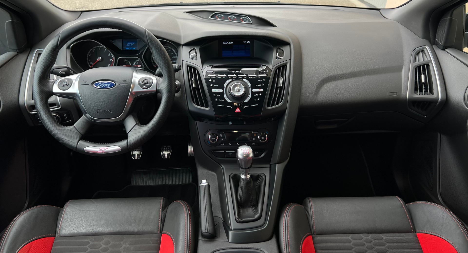 FORD Focus 2.0 SCTi ST-2-image-14
