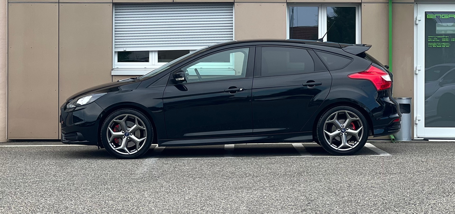 FORD Focus 2.0 SCTi ST-2-image-8