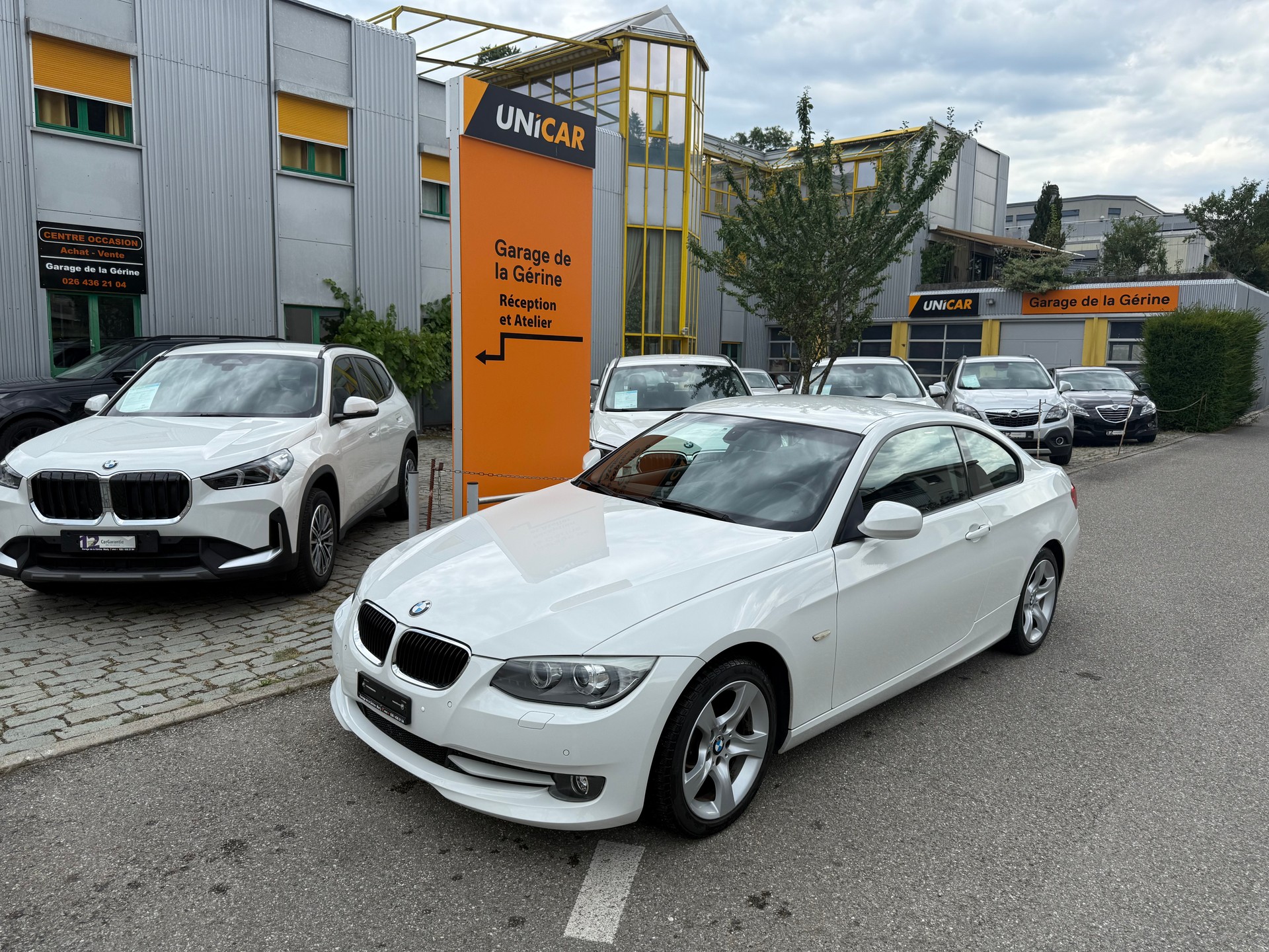 BMW 318i-image-0