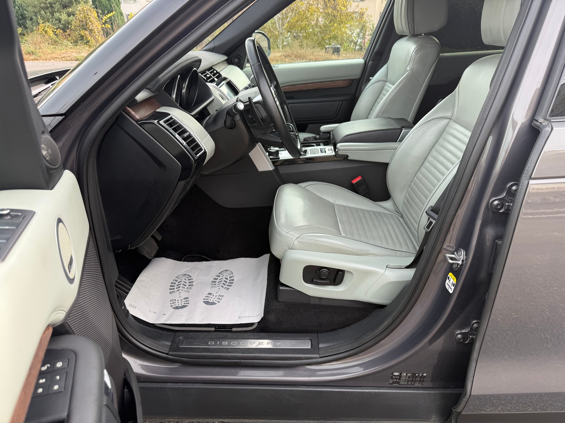 LAND ROVER Discovery 3.0 Si6 HSE Luxury Automatic-image-14