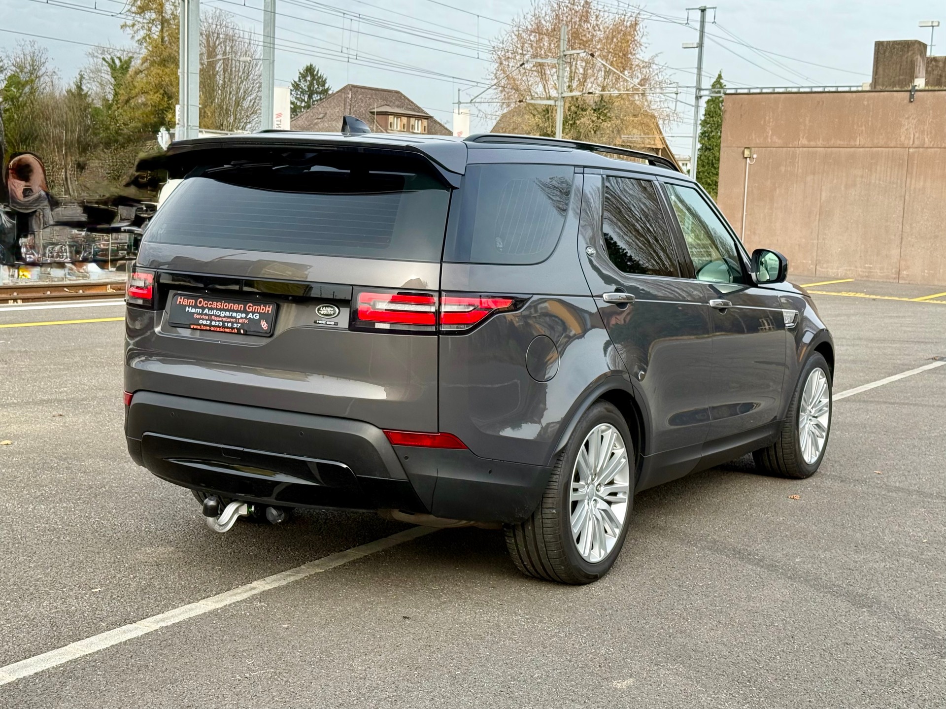LAND ROVER Discovery 3.0 Si6 HSE Luxury Automatic-image-4