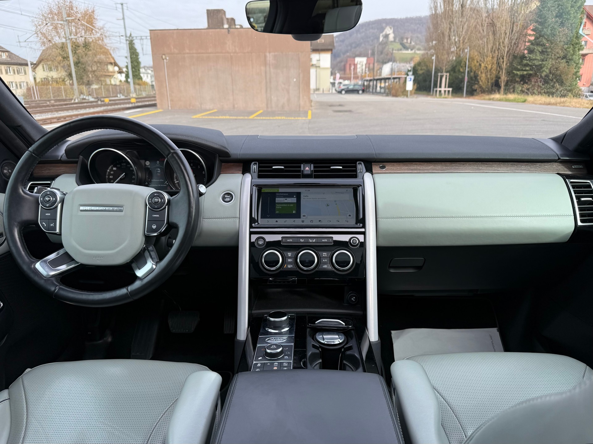 LAND ROVER Discovery 3.0 Si6 HSE Luxury Automatic-image-8