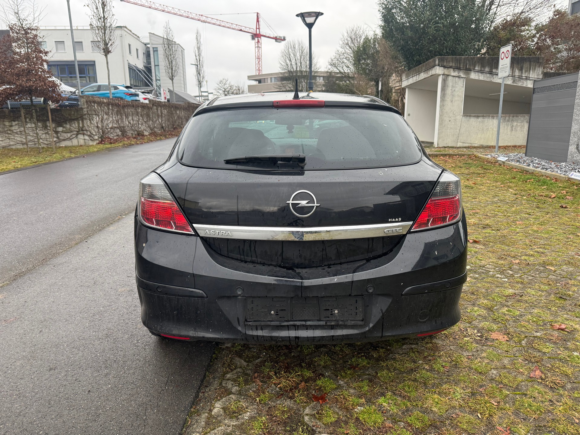 OPEL Astra GTC 1.6i 16V Anniversary Edition-image-3
