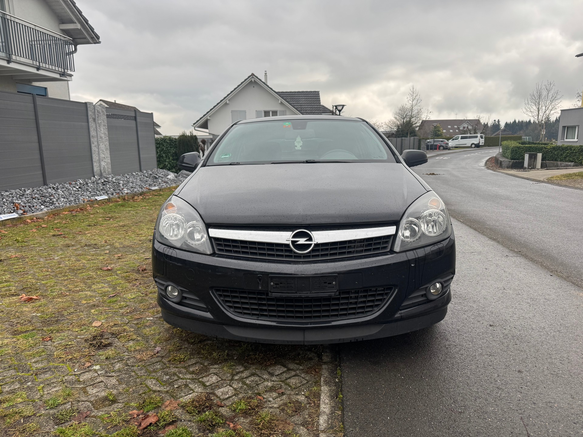 OPEL Astra GTC 1.6i 16V Anniversary Edition-image-1
