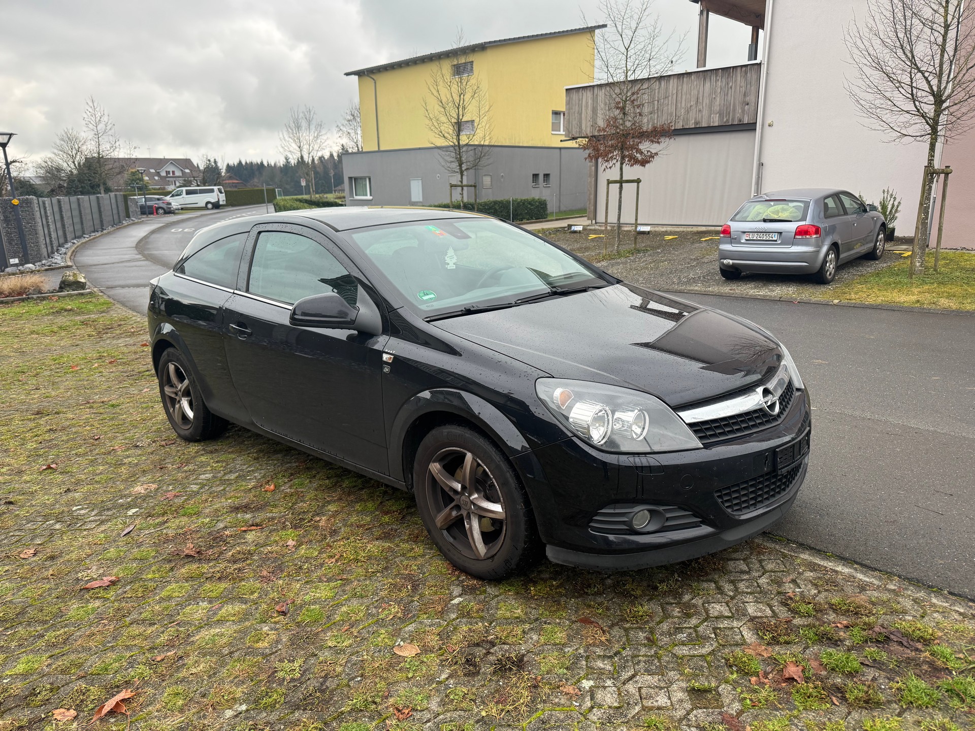 OPEL Astra GTC 1.6i 16V Anniversary Edition-image-12