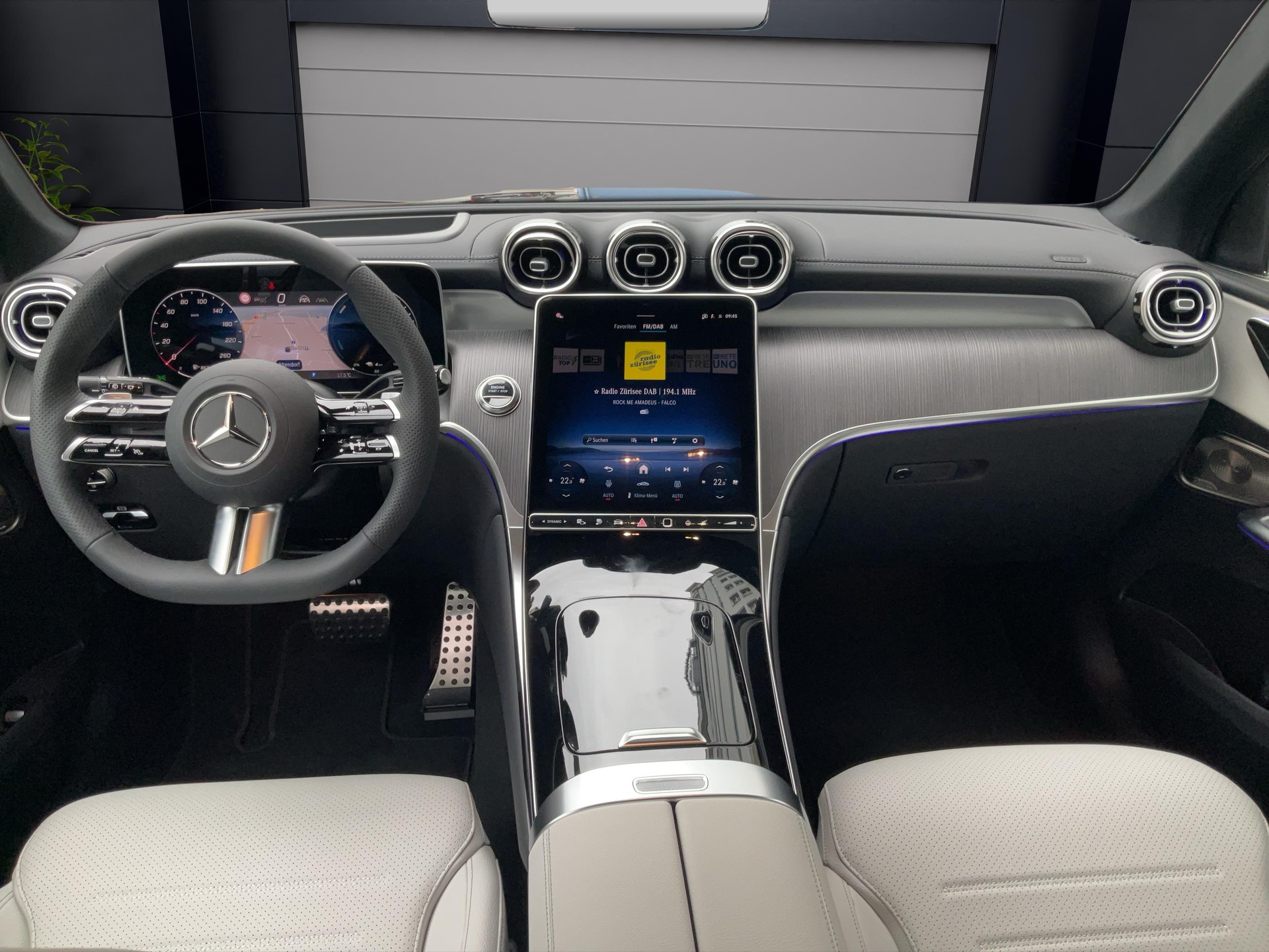 MERCEDES-BENZ GLC 300 de 4MATIC EQ Star AMG Line-image-5
