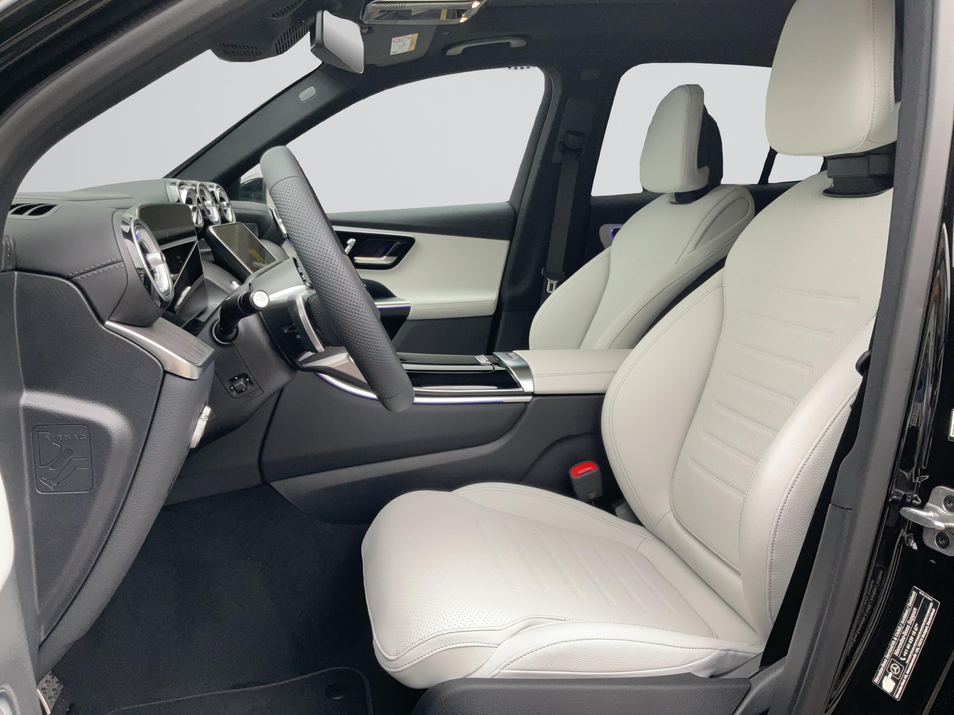 MERCEDES-BENZ GLC 300 de 4MATIC EQ Star AMG Line-image-4