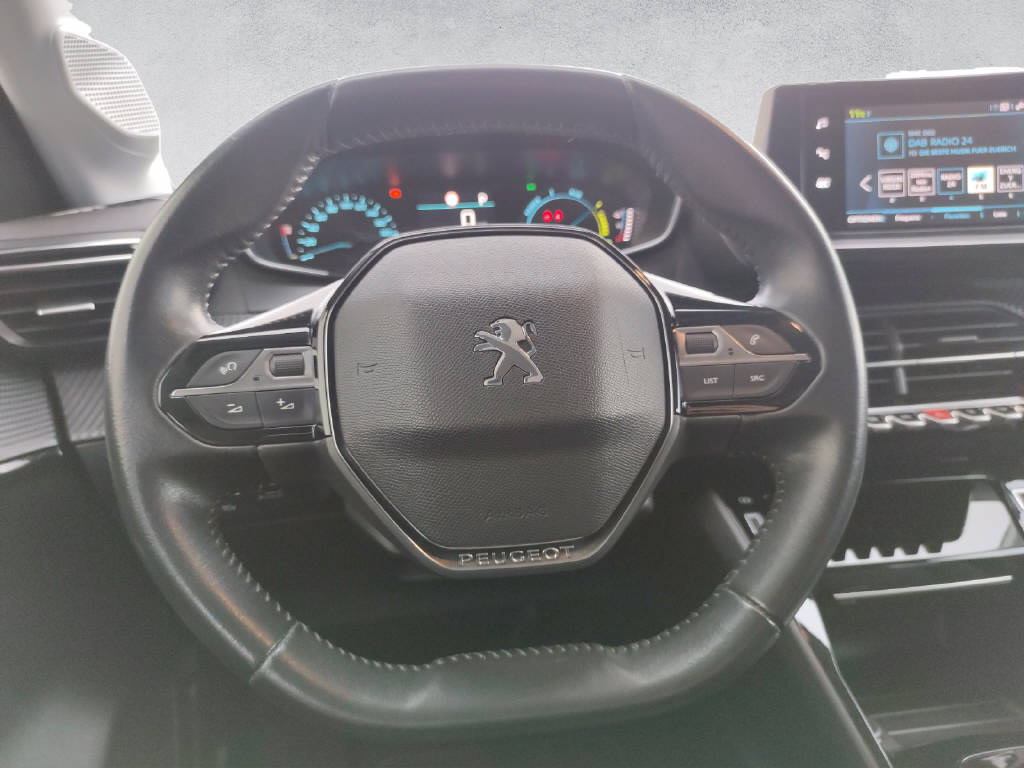 PEUGEOT 208 e-Allure-image-11