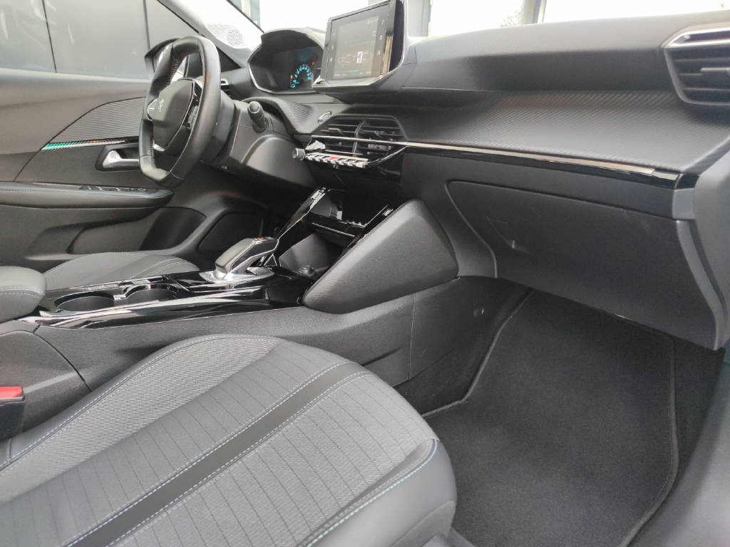 PEUGEOT 208 e-Allure-image-5